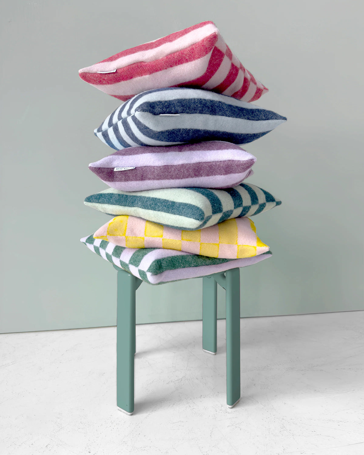 Cushion Candy Wrap Lilac / Green 1.65 X 1.65 Ft