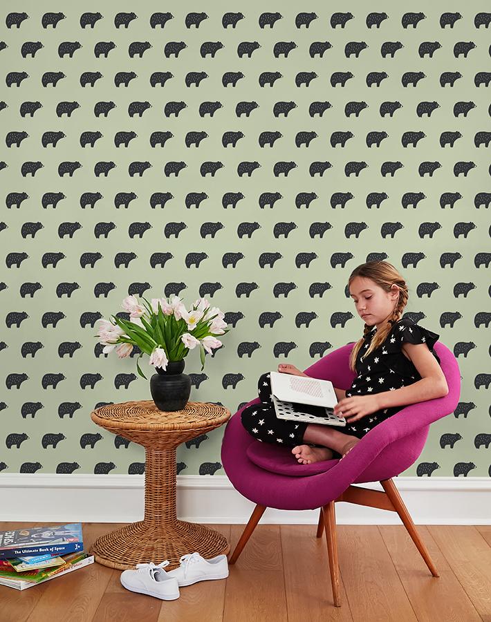 'chubby Bear' Wallpaper By Tea Collection - Pistachio