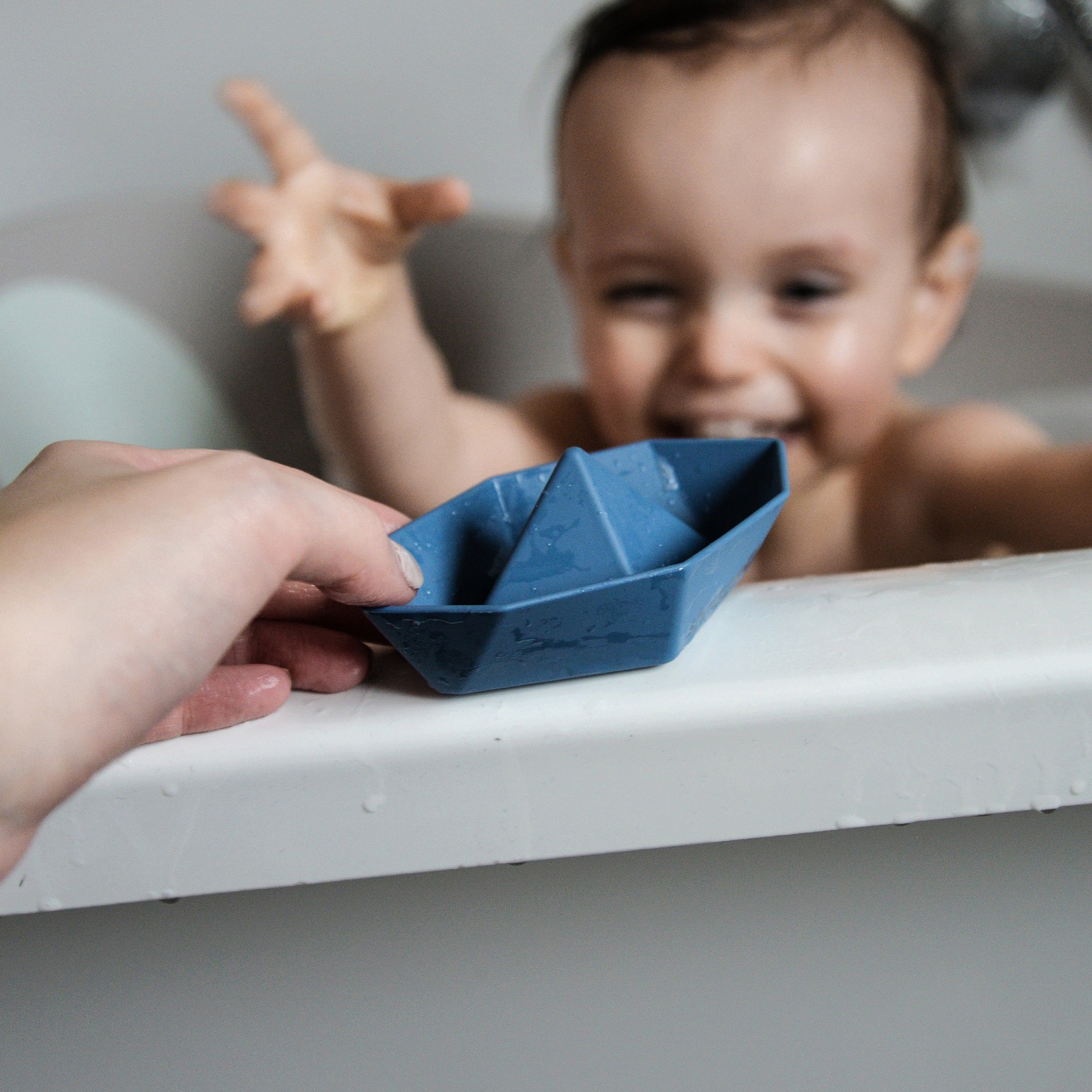 Shnuggle Stack And Sail Bath Boat Toys