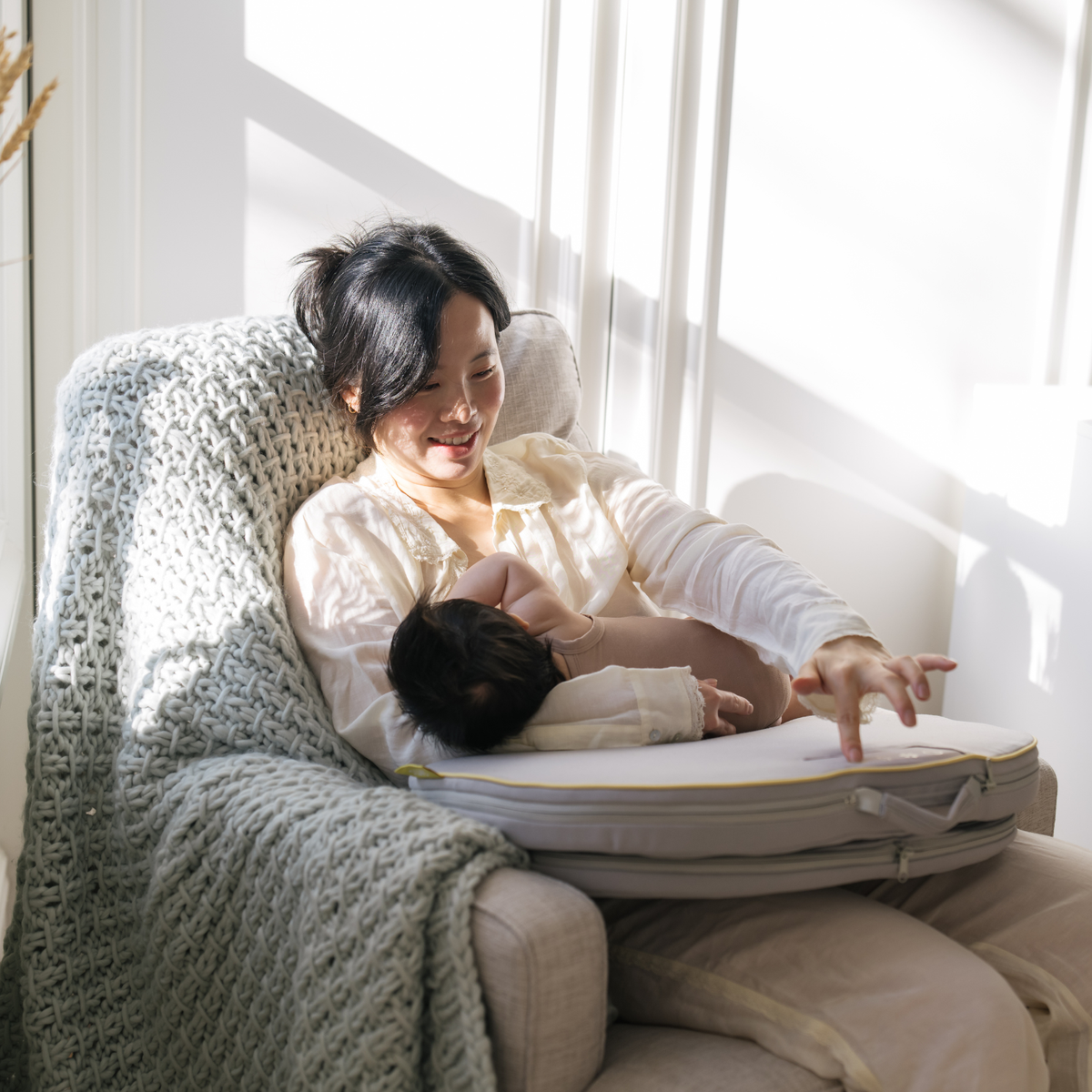 Comia Premium Smart Nursing Pillow™