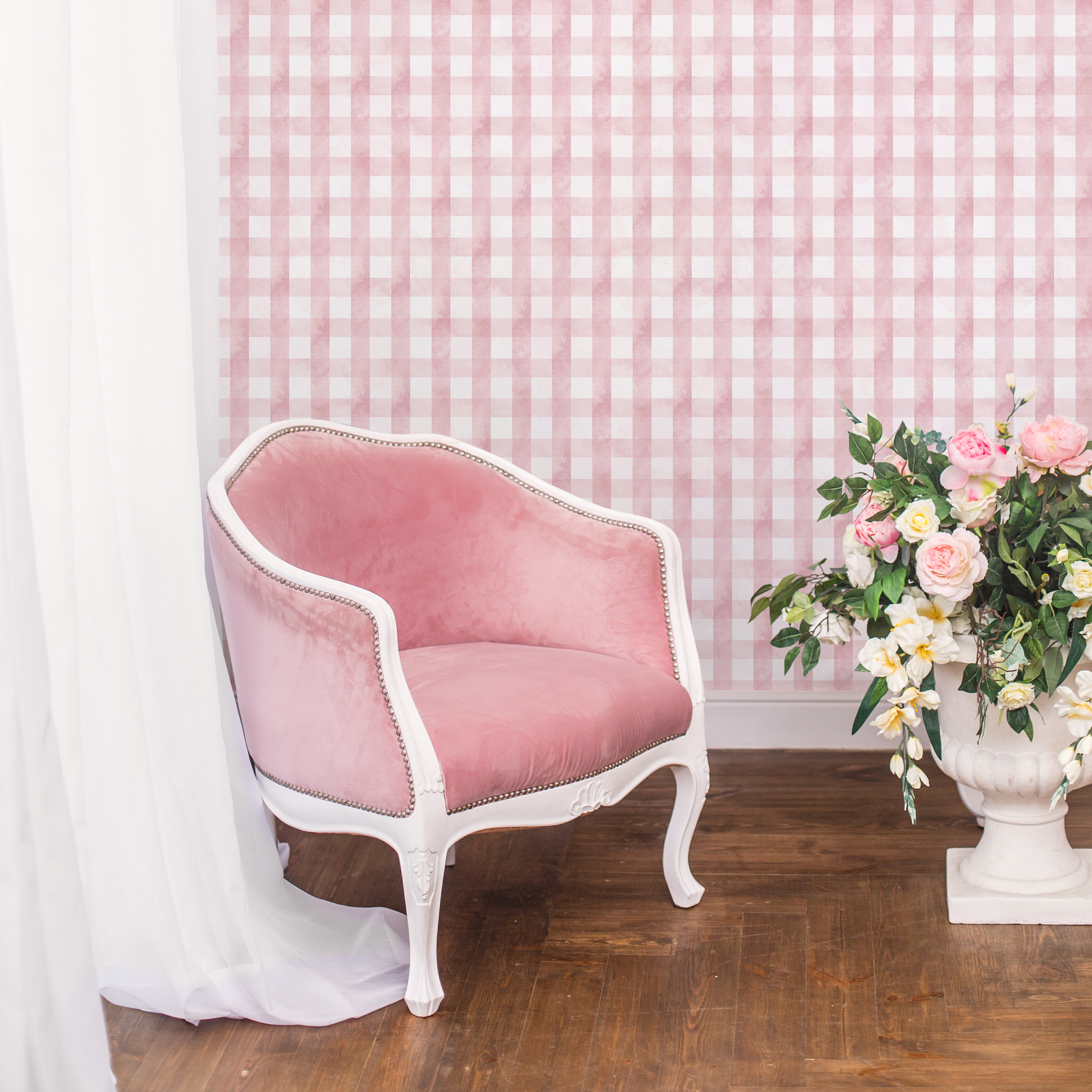 Gingham Wallpaper With A Watercolor Texture In Pink - D011