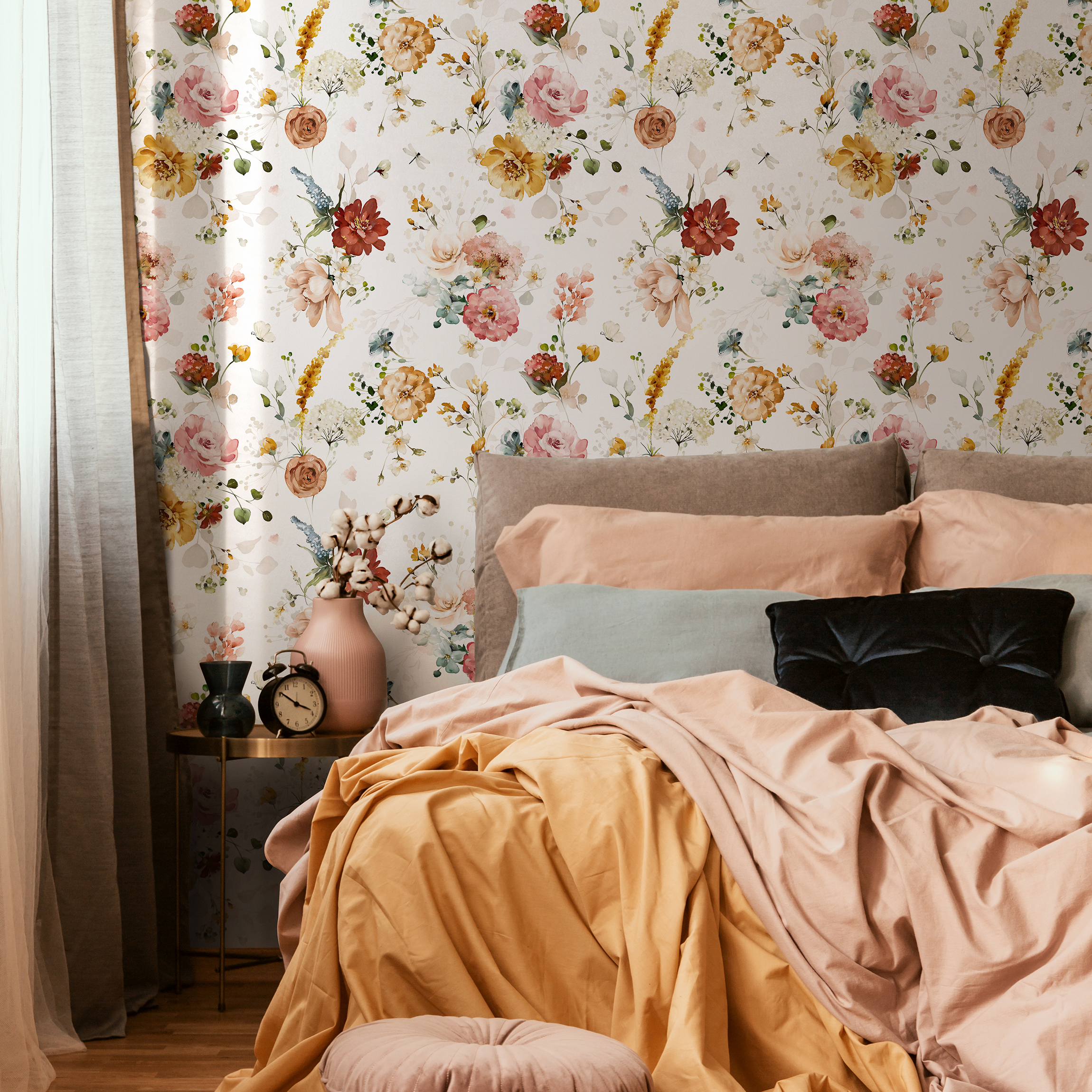 Floral Wallpaper With A Vintage Watercolor Motif In Pink, Yellow, And Red - D022