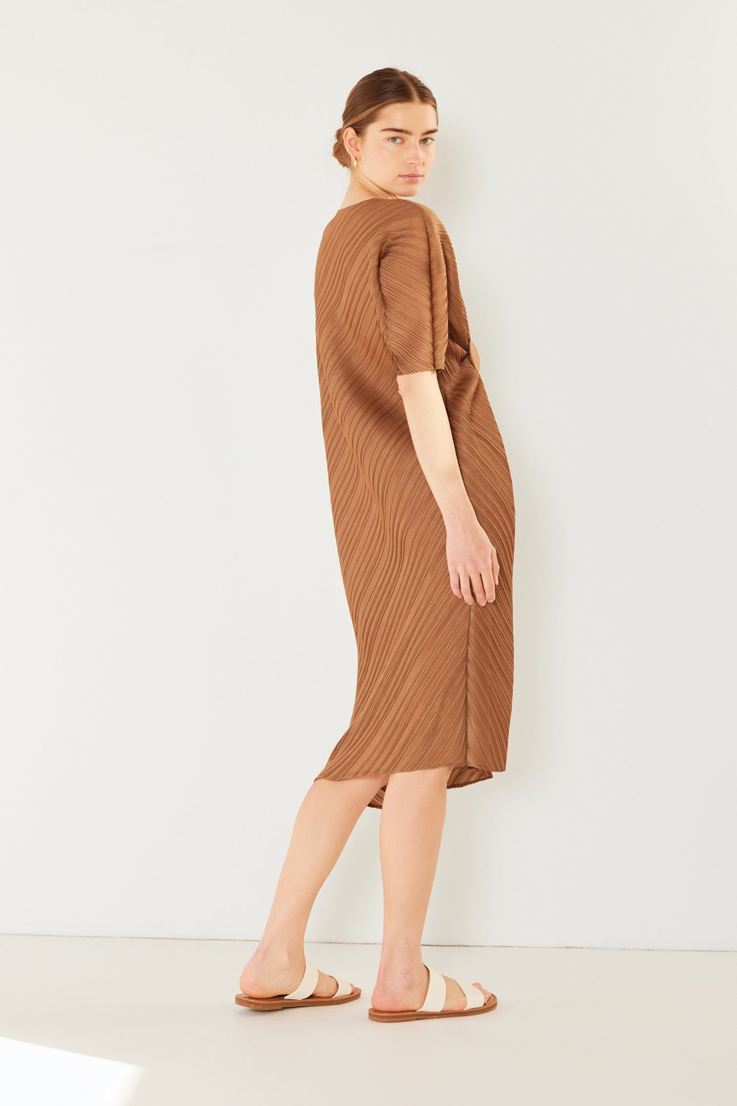 Pleated Dolman Sleeve Dress - D03bt_brown Khaki