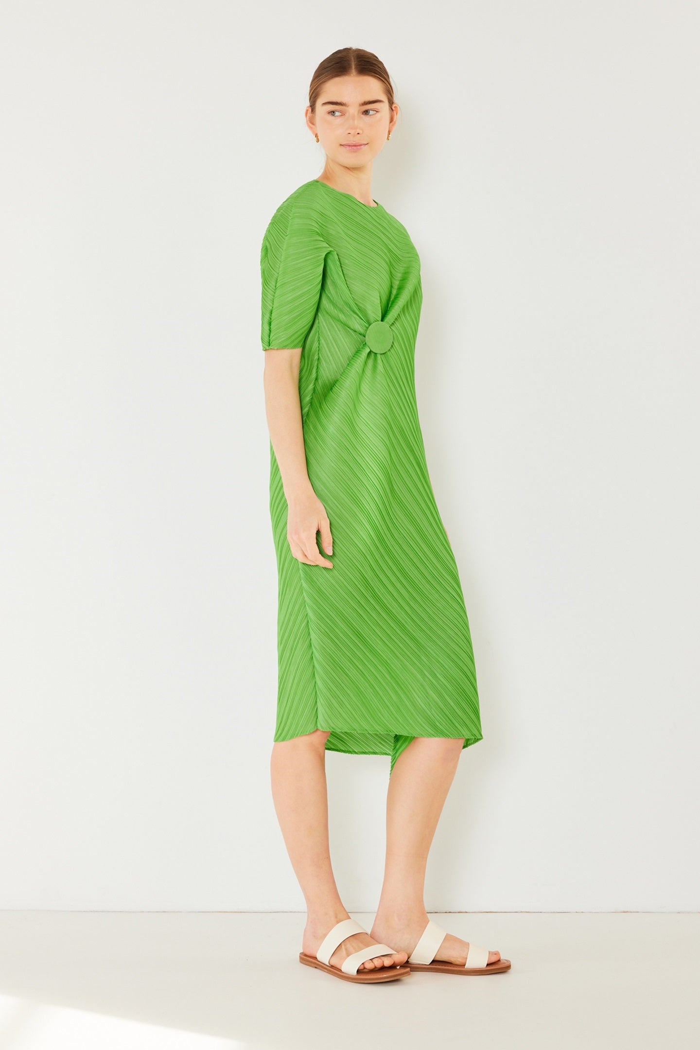 Pleated Dolman Sleeve Dress - D03bt_greeb