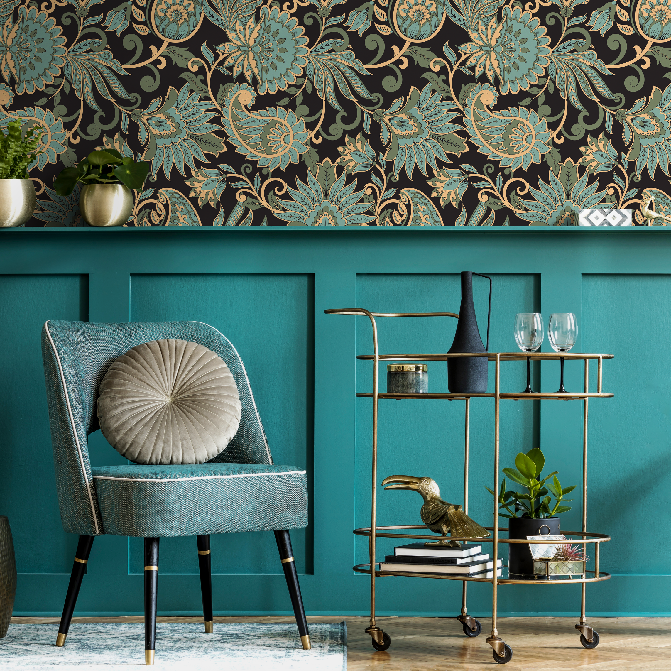 Victorian Wallpaper With An Intricate Paisley Motif In Green, Gold, And Black - D089