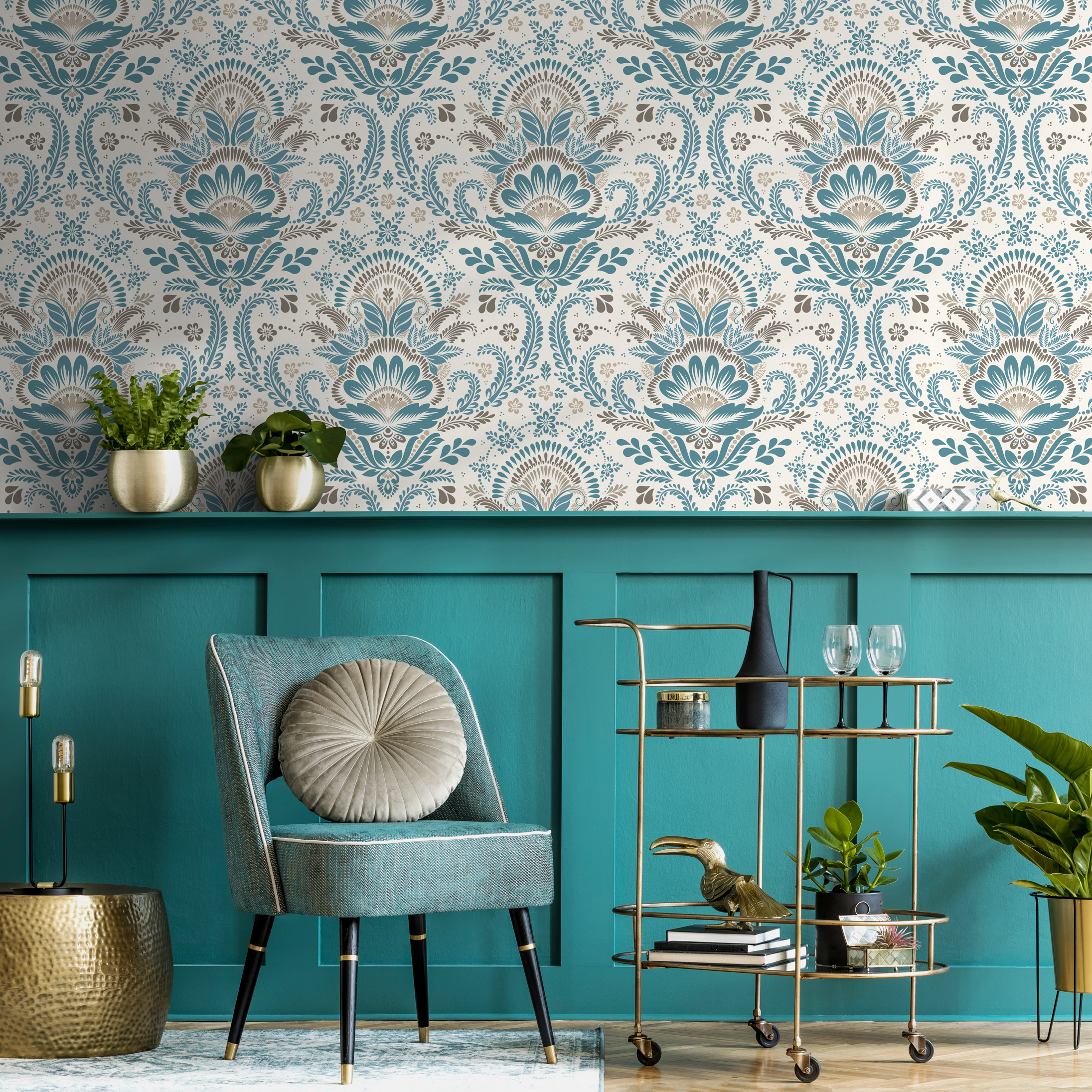 Damask Wallpaper With An Intricate Floral Motif In Blue And Beige - D186