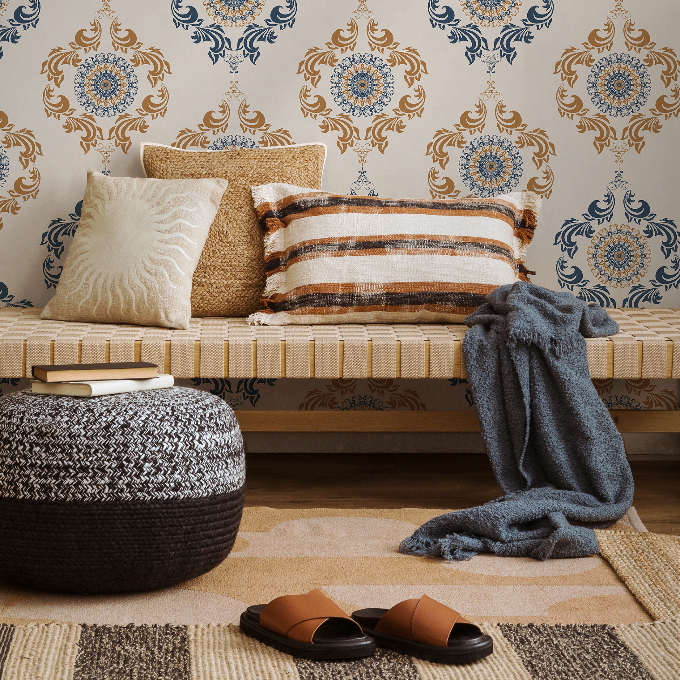 Ornamental Wallpaper With An Intricate Medallion Motif In Blue And Gold - D233