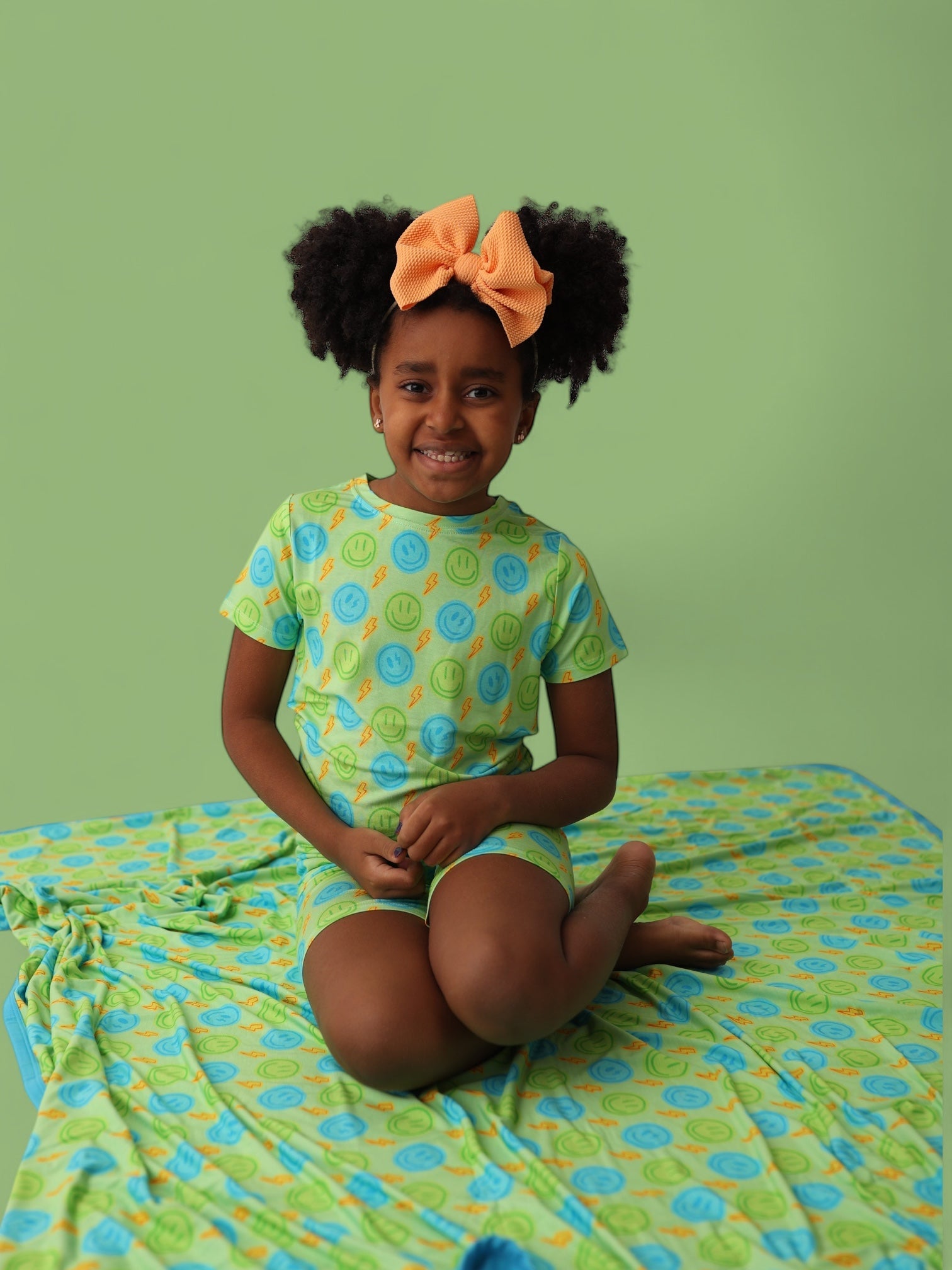 Neon Smiles Dream Short Set