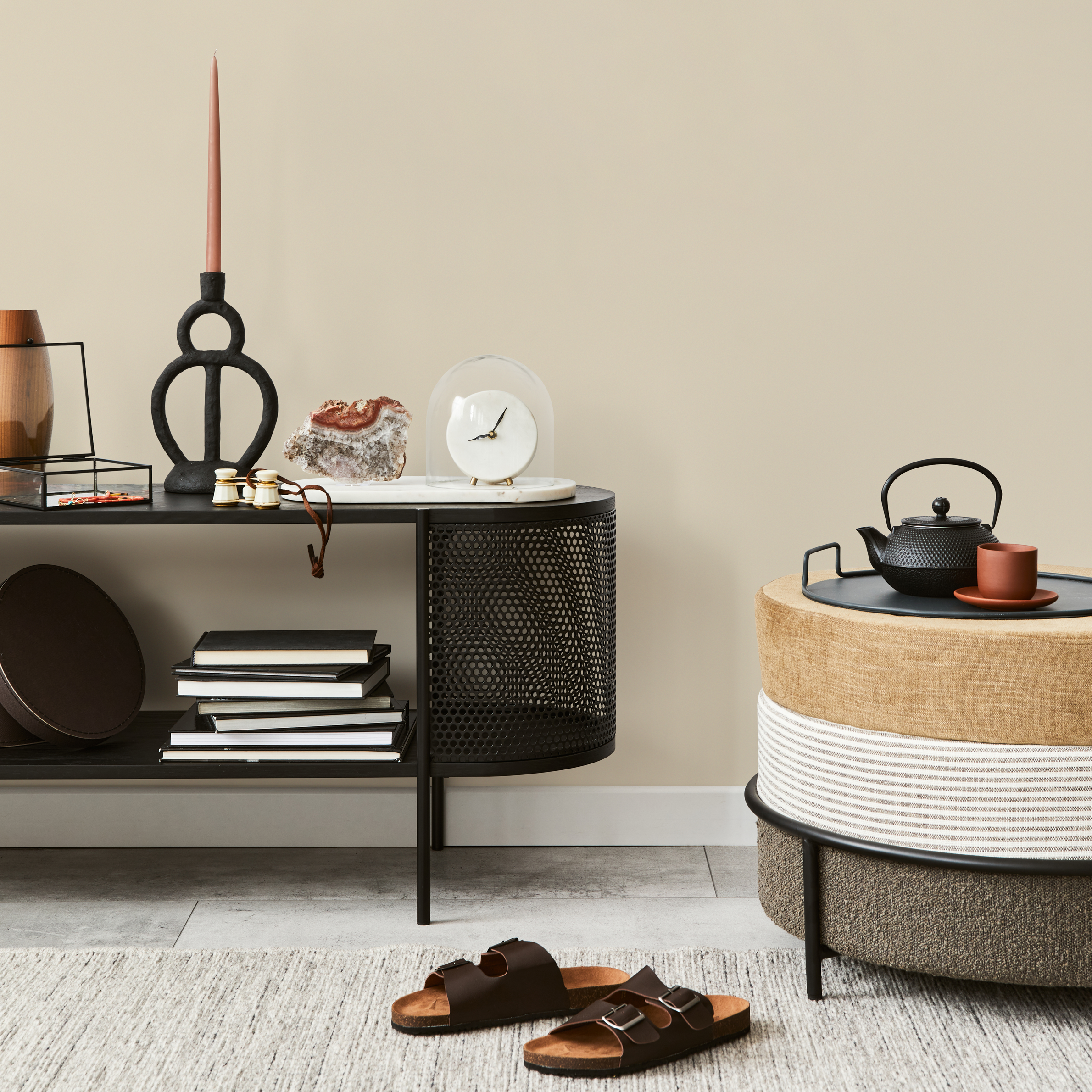 Solid Color Wallpaper In A Muted Grayish Orange - D414