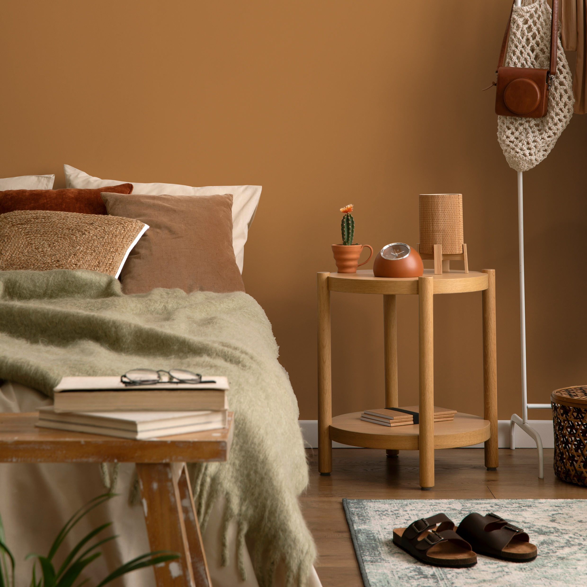 Solid Color Wallpaper In A Warm Earthy Tan - D417