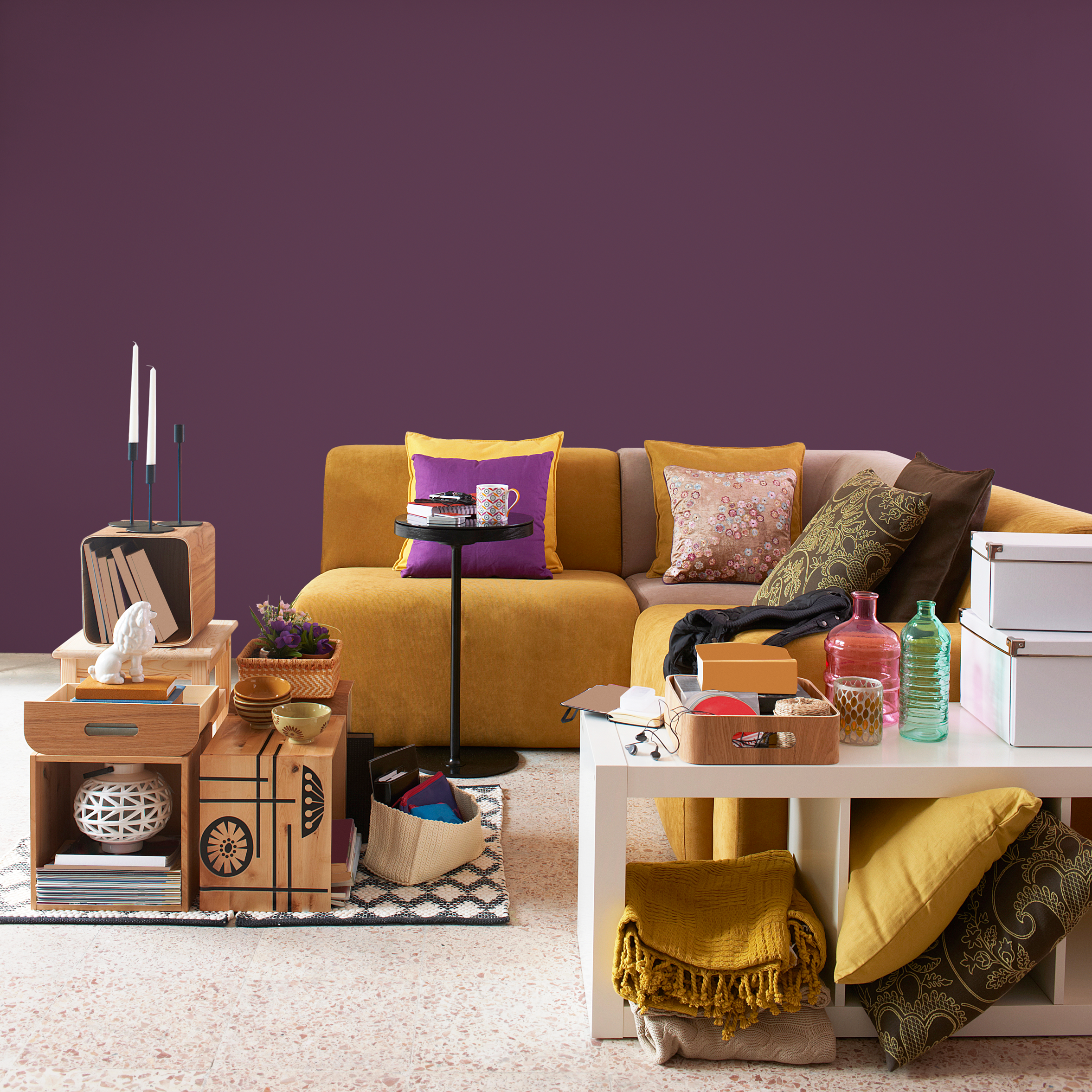 Solid Color Wallpaper In A Deep Grape Purple - D448