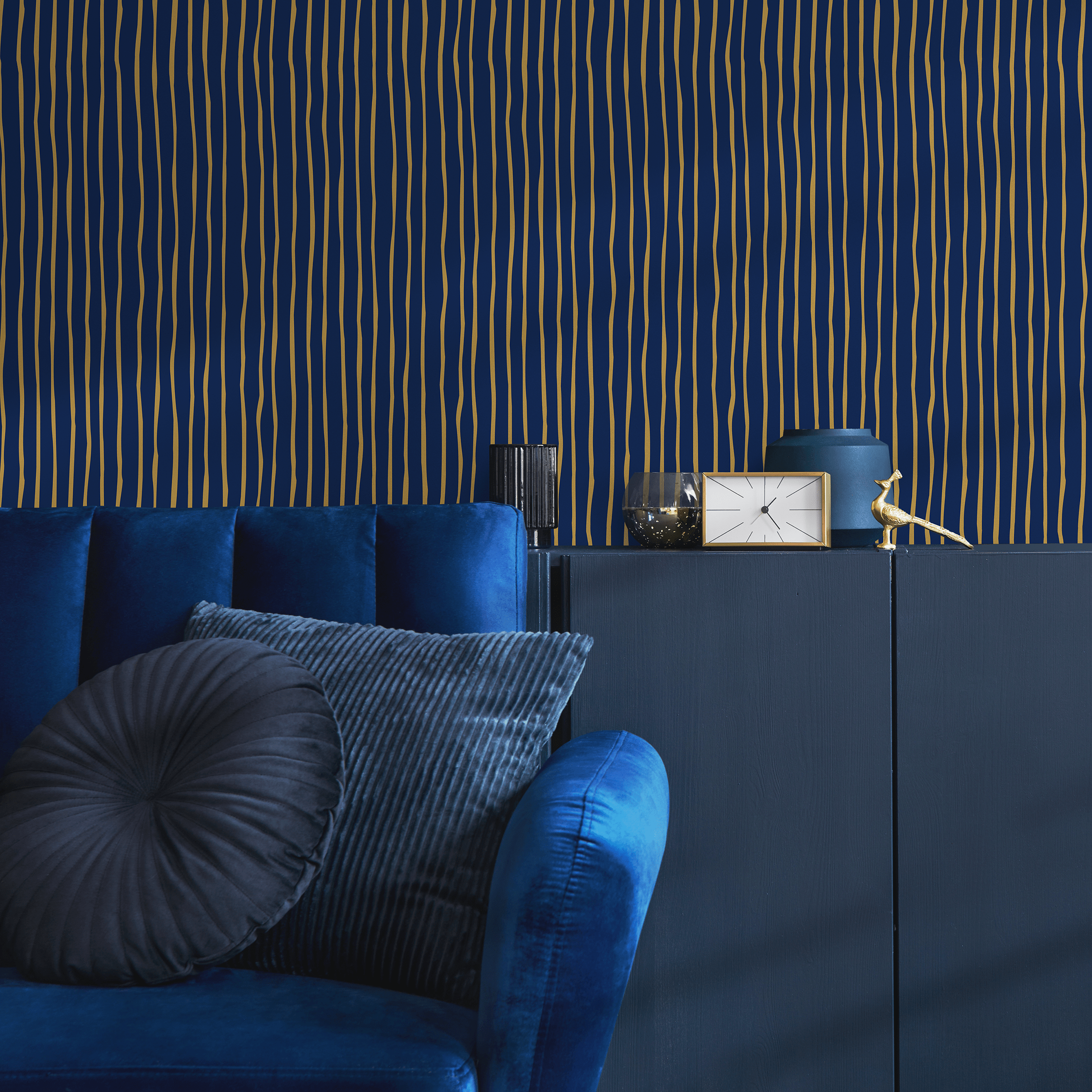 Striped Wallpaper With A Modern Wavy Line Motif In Gold And Navy Blue - D774