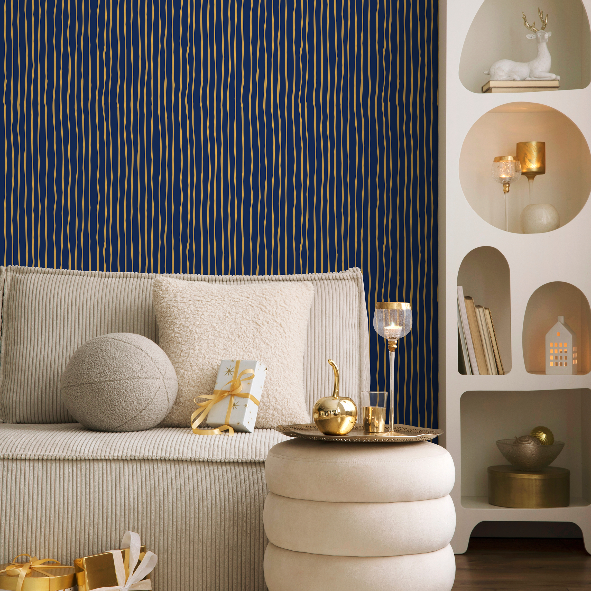 Striped Wallpaper With A Modern Wavy Line Motif In Gold And Navy Blue - D774