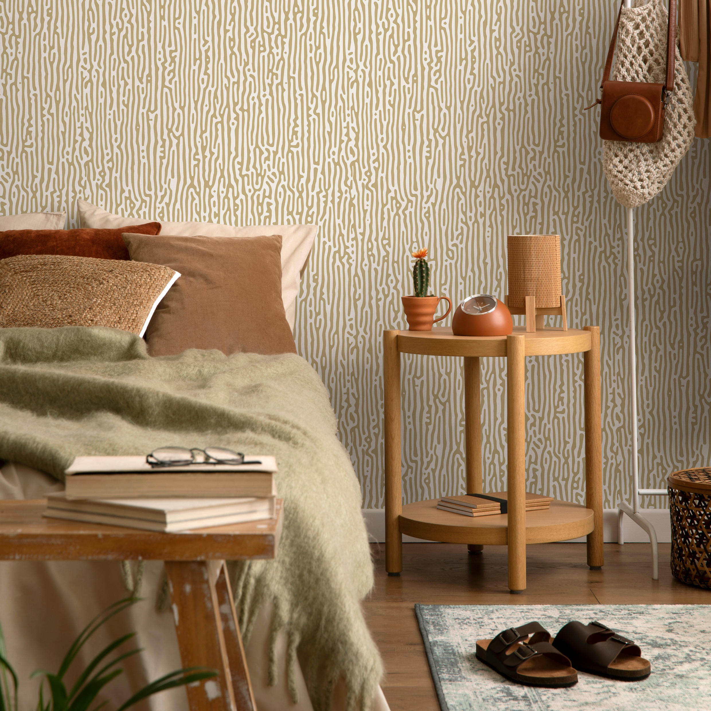 Striped Wallpaper With An Organic Motif In Beige And Light Grey - D855