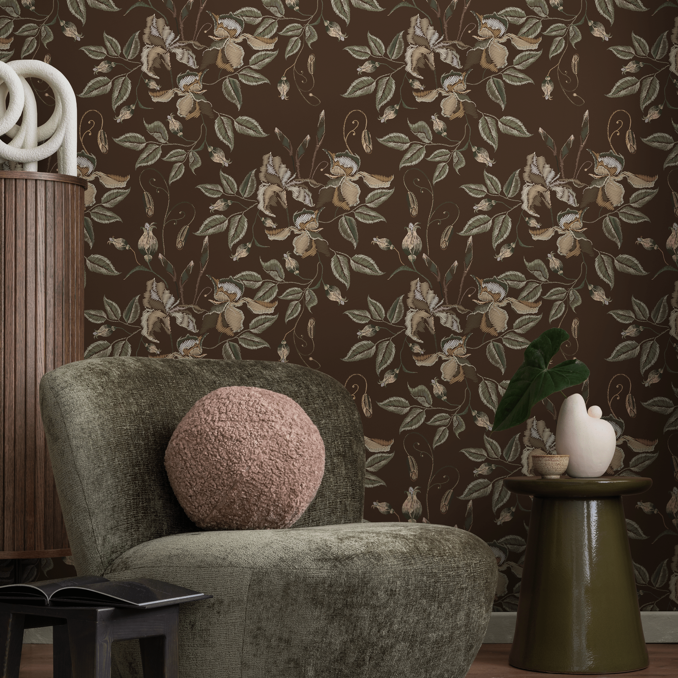 Floral Wallpaper Featuring A Vintage Iris Motif In Brown, Beige, And Green - D870