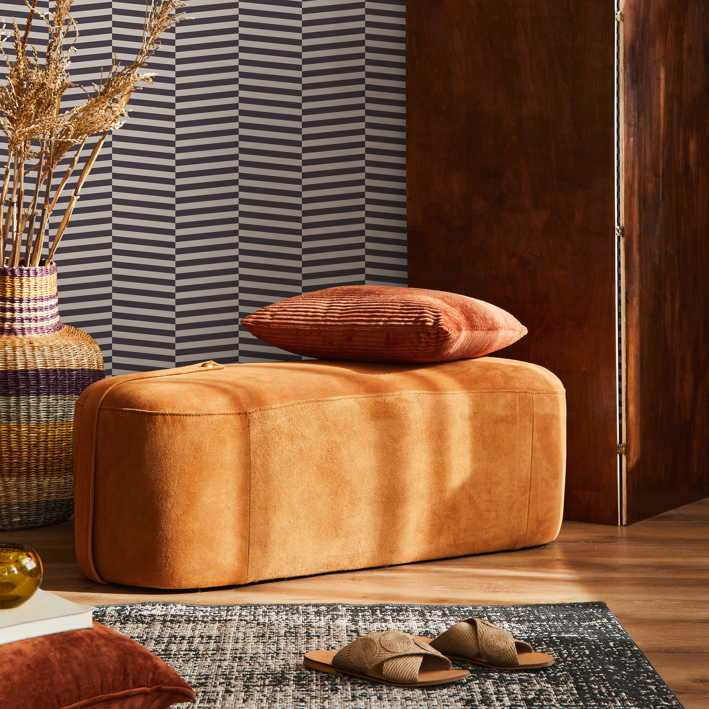 Geometric Wallpaper With An Optical Shifting Stripe Motif In Dark Gray And Beige - D996