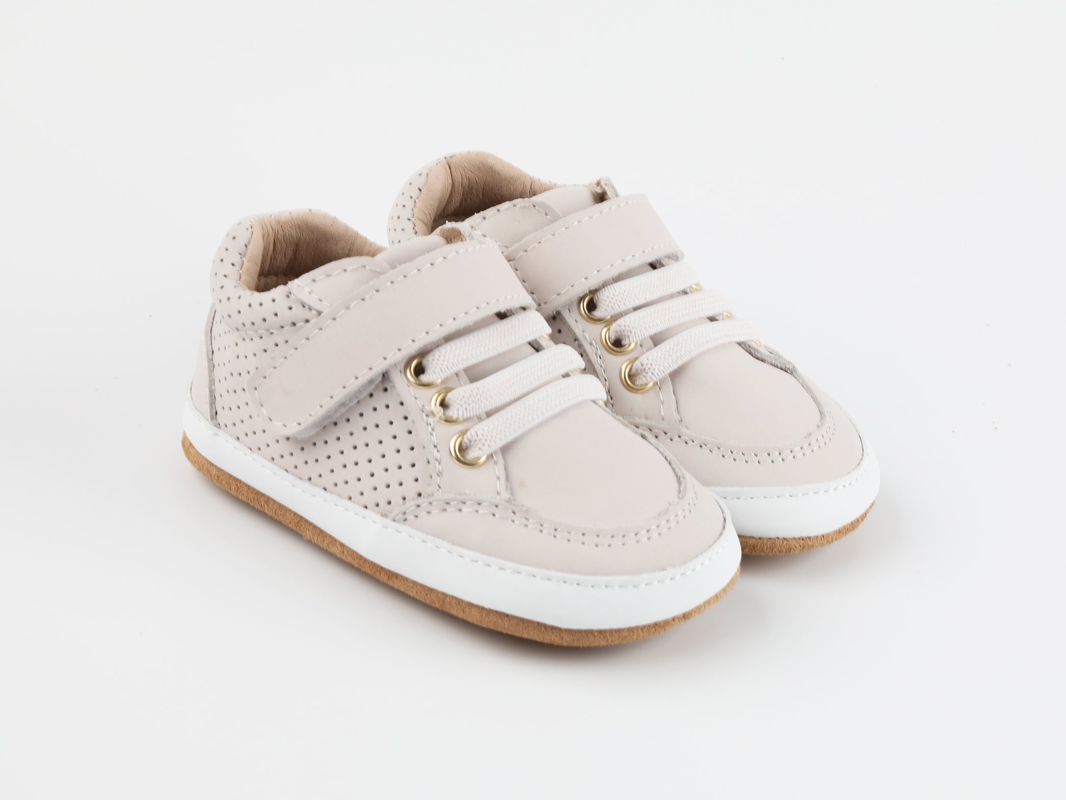 Play Perfect Bone Low Top {premium Leather}