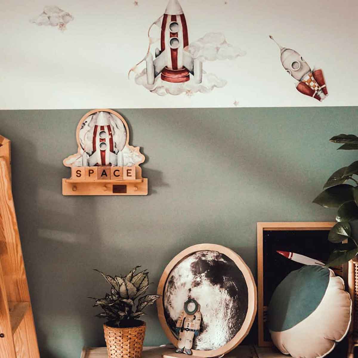 Rocketship Mini Shelf