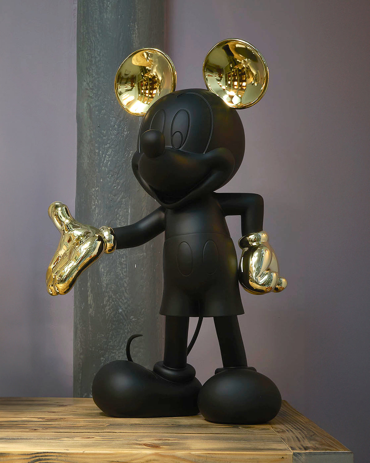 Mickey Mouse Welcome Black & Gold 12in
