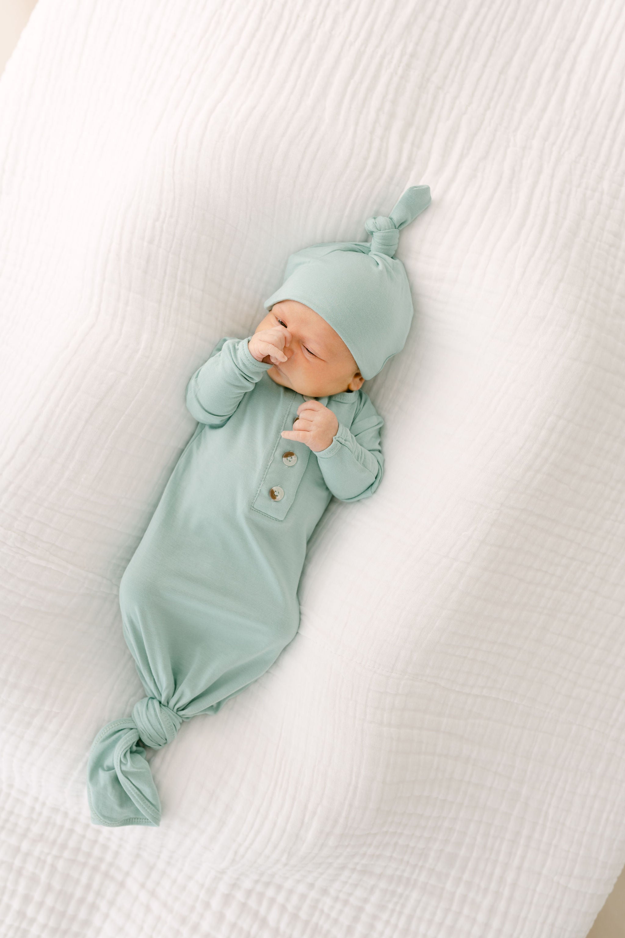 Knotted Baby Gown & Hat Set - Mint (newborn-3 Months)