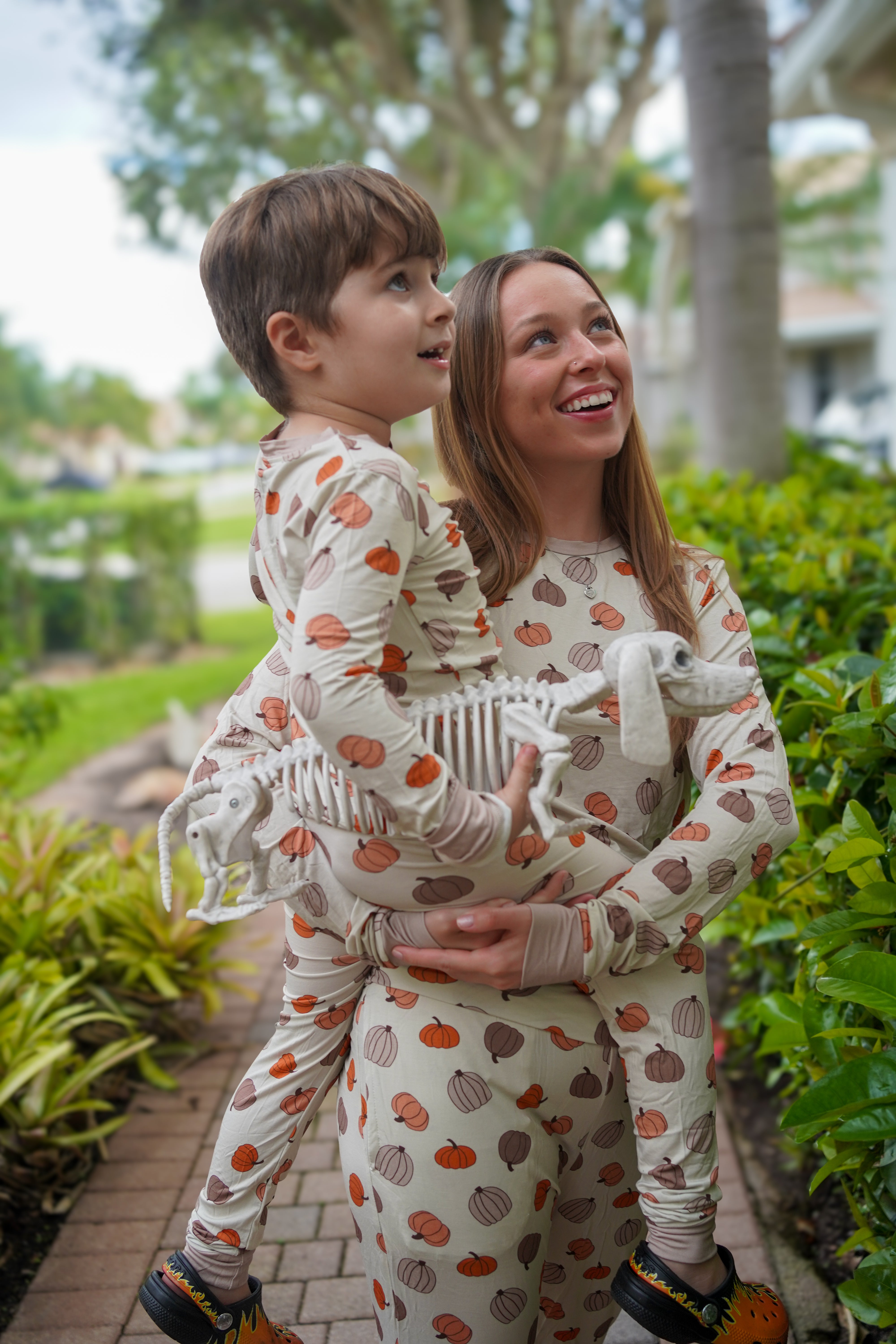 Pumpkins Beige (women's Long Sleeve Pj)