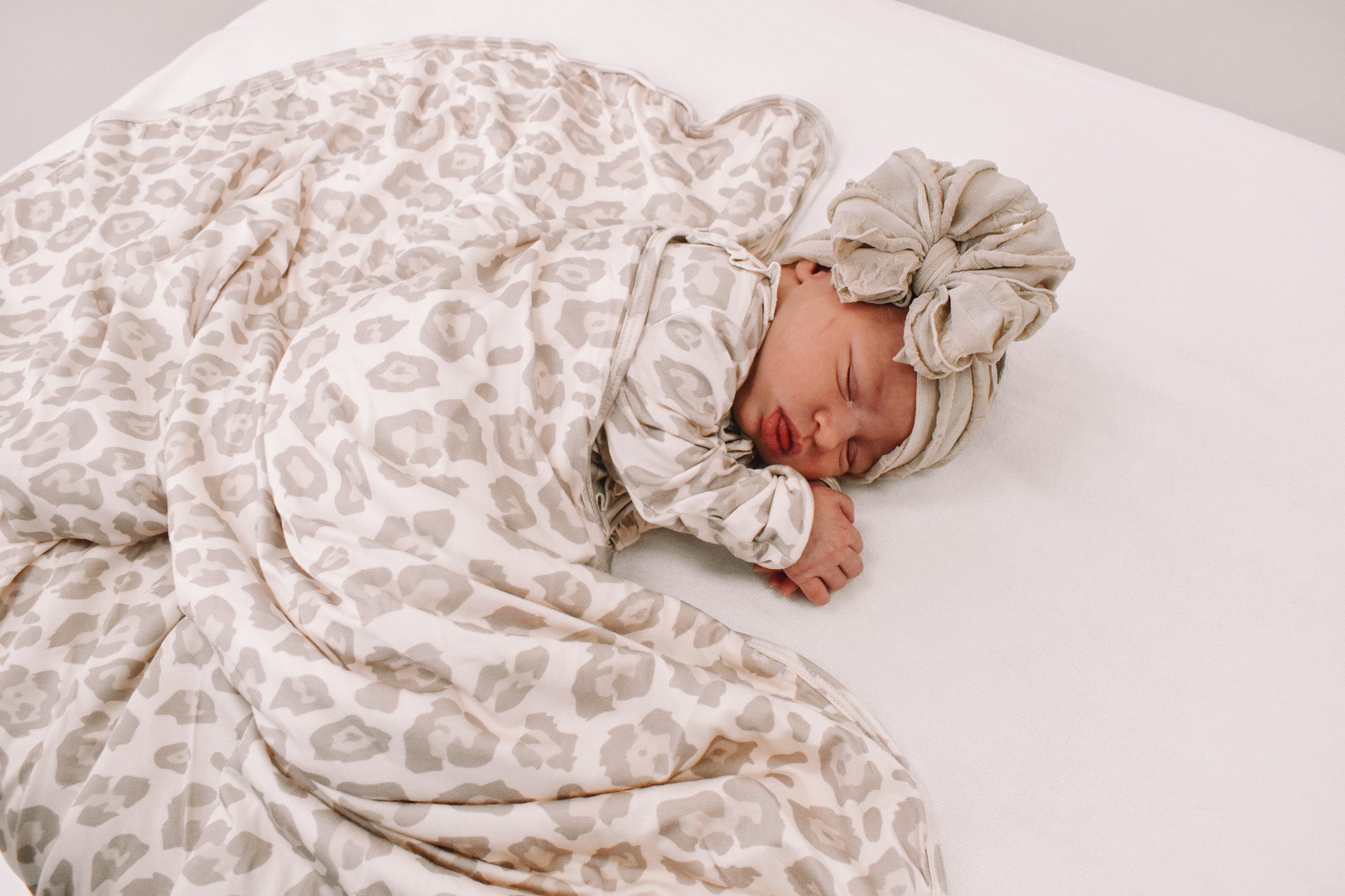 Champagne | Signature Ruffled Baby Headband