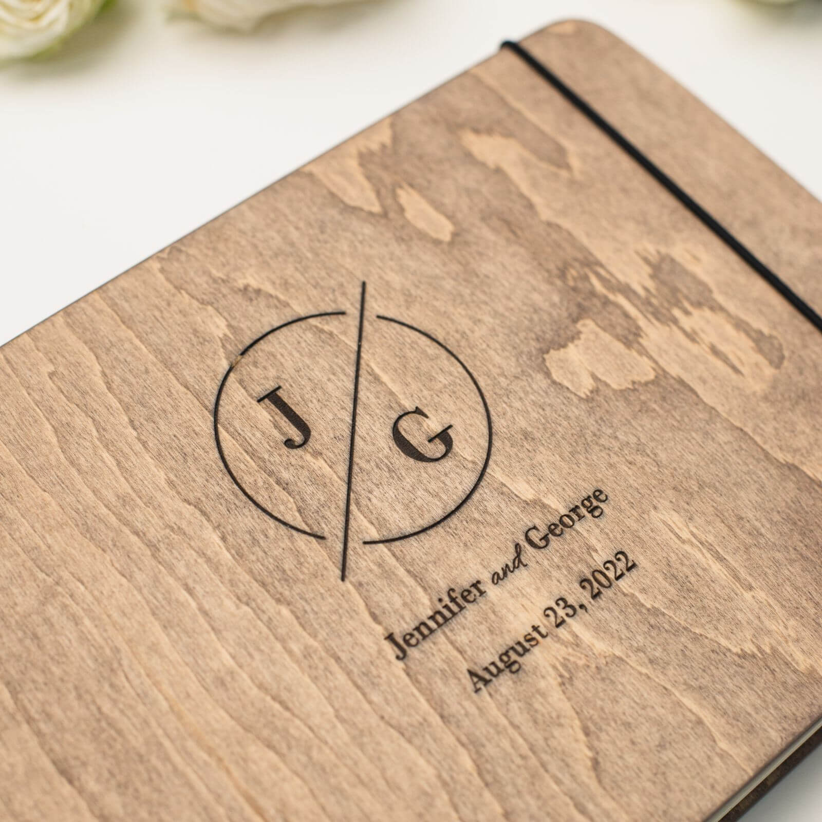 Wooden Album With Leather - Circle (horizontal)