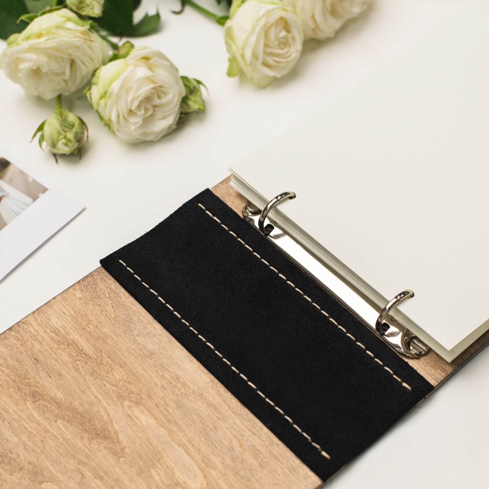 Wooden Album With Leather - Circle (horizontal)
