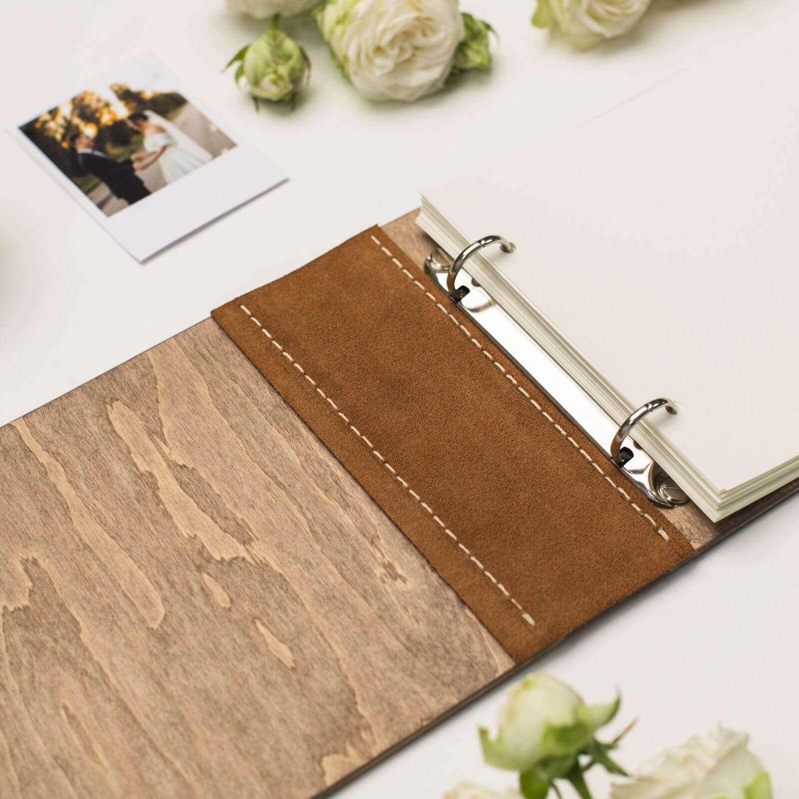 Wooden Album With Leather - Circle (horizontal)