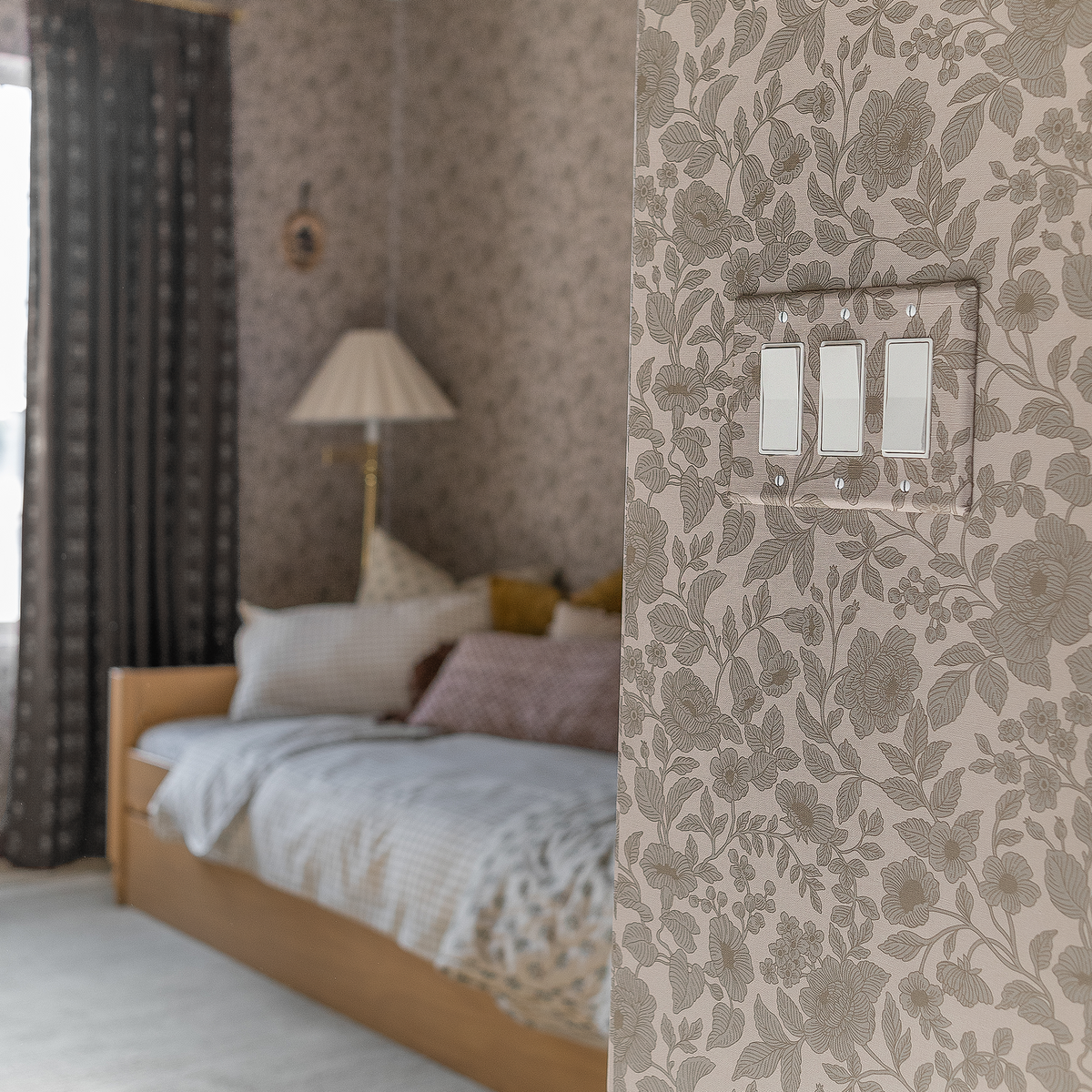 Lorraine Wallpaper By Daphne And Sage