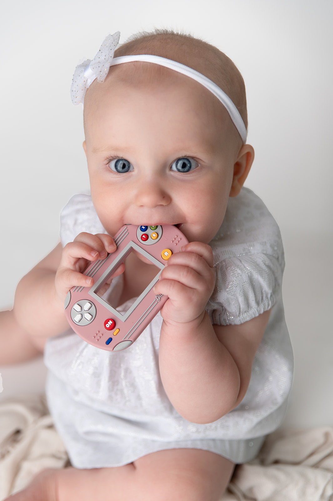 Handheld Video Game Silicone Teether: Nostalgic & Safe Choice
