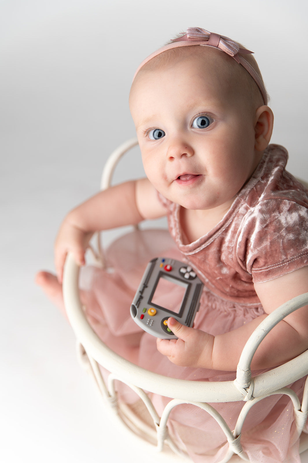 Handheld Video Game Silicone Teether: Nostalgic & Safe Choice