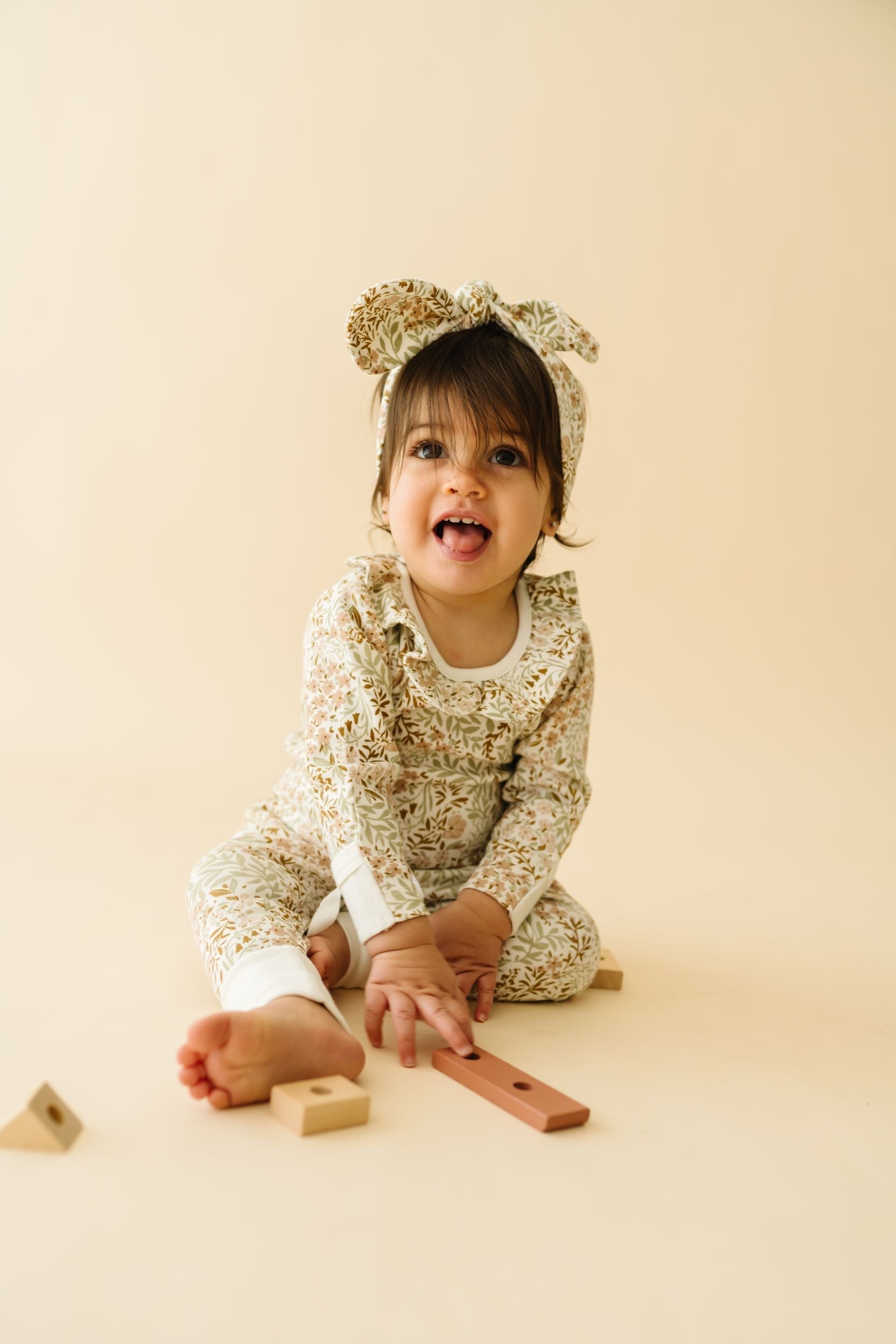 Organic Ruffle Onesie & Pants Set - Gardenia