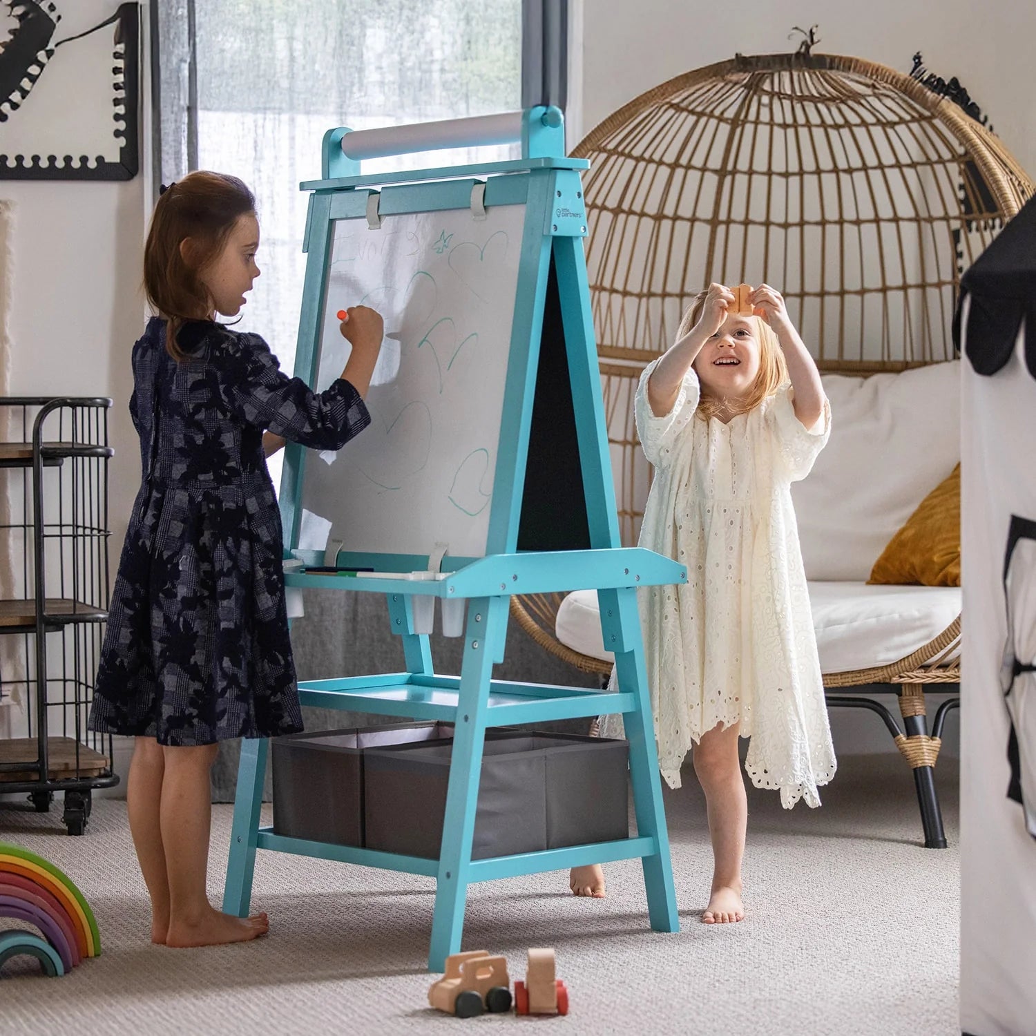 Deluxe Learn & Play Art Center