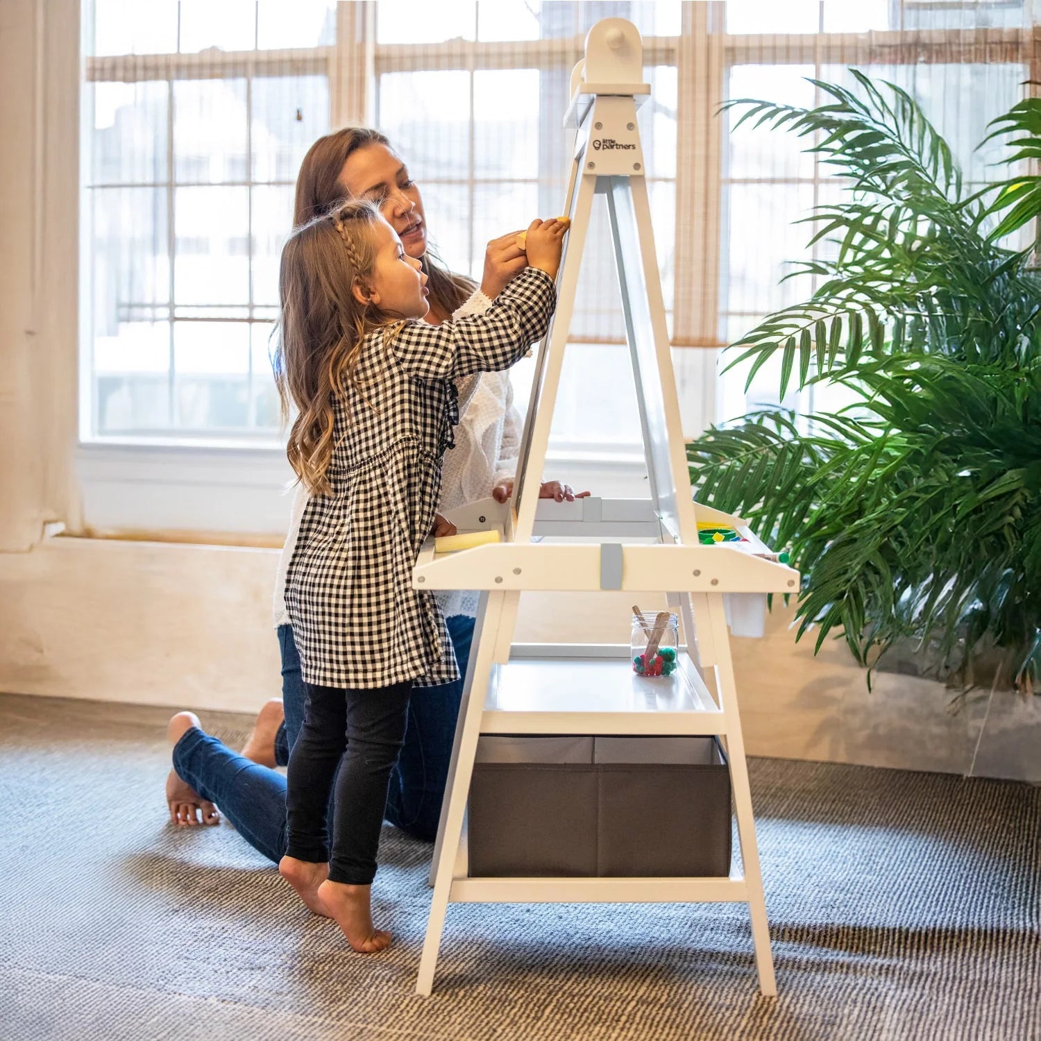 Deluxe Learn & Play Art Center