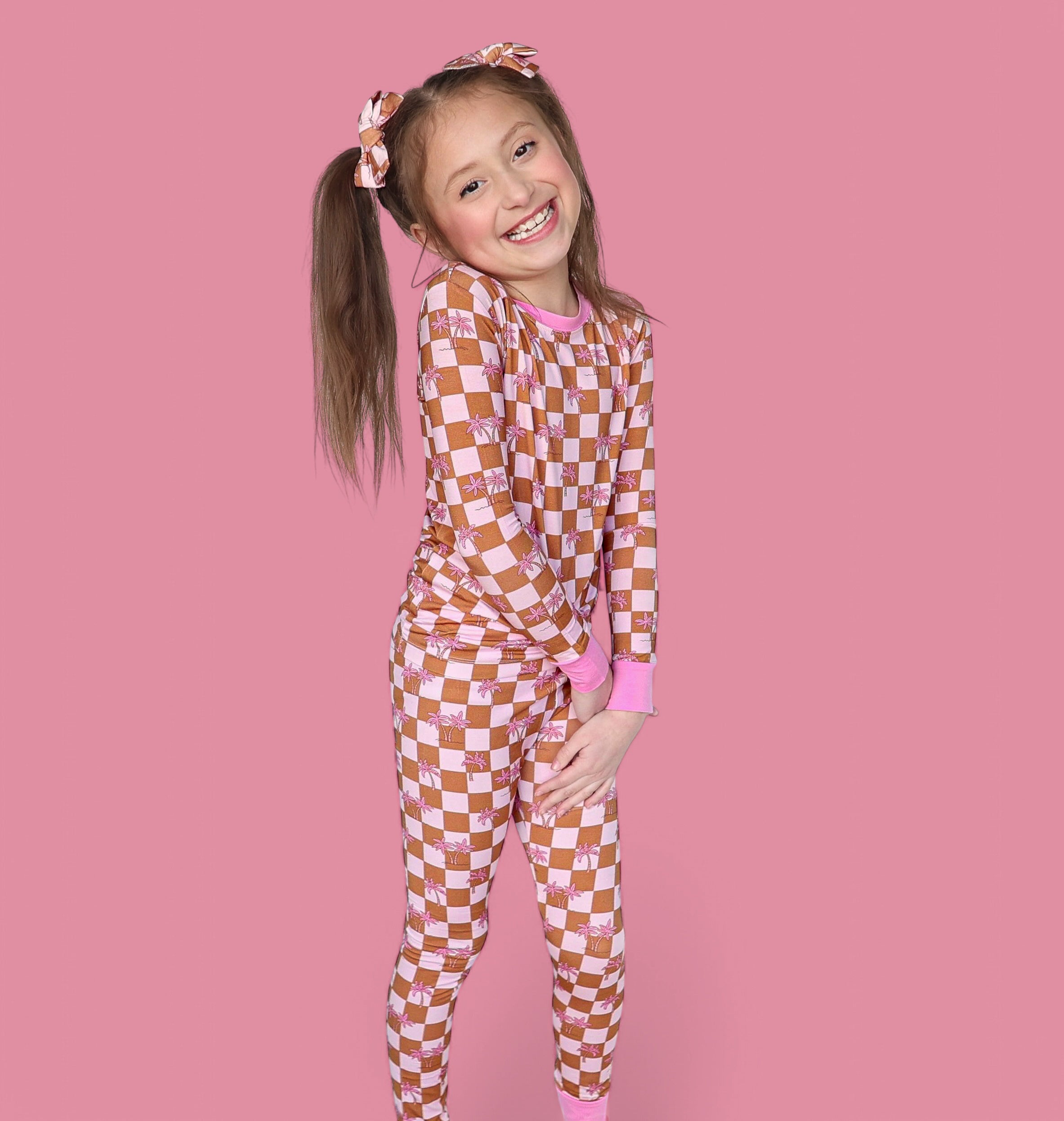 Exclusive Sunset Beach Checkers Dream Set