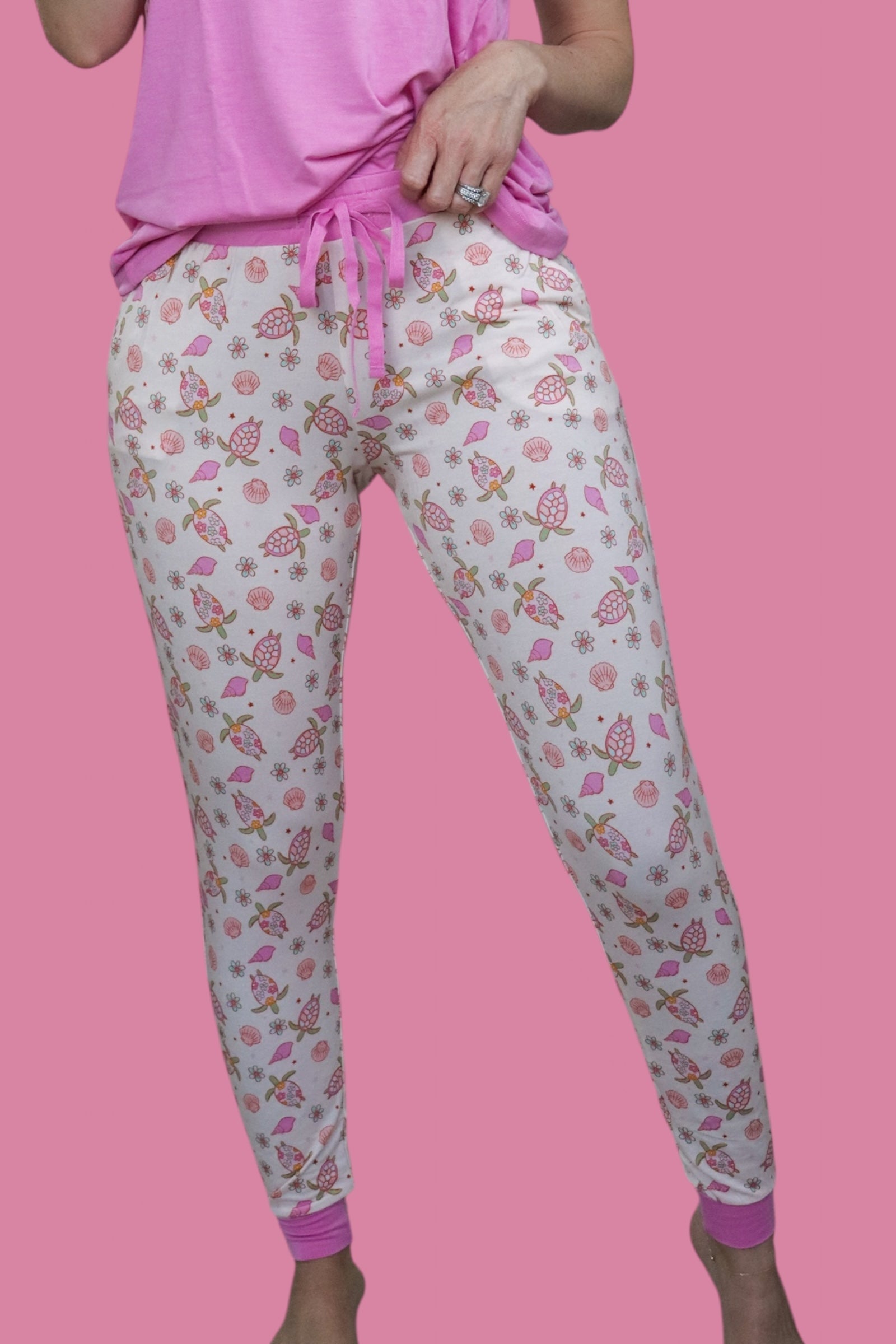 Exclusive Love Your Shell Women’s Jogger Dream Set