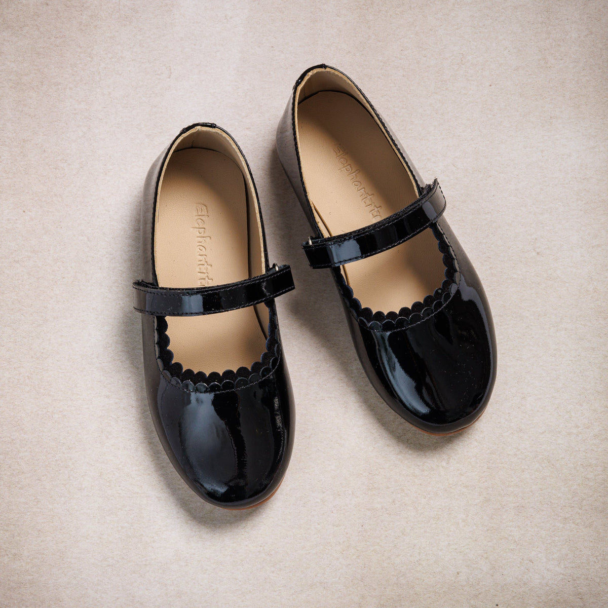 Aria Flat Patent Black