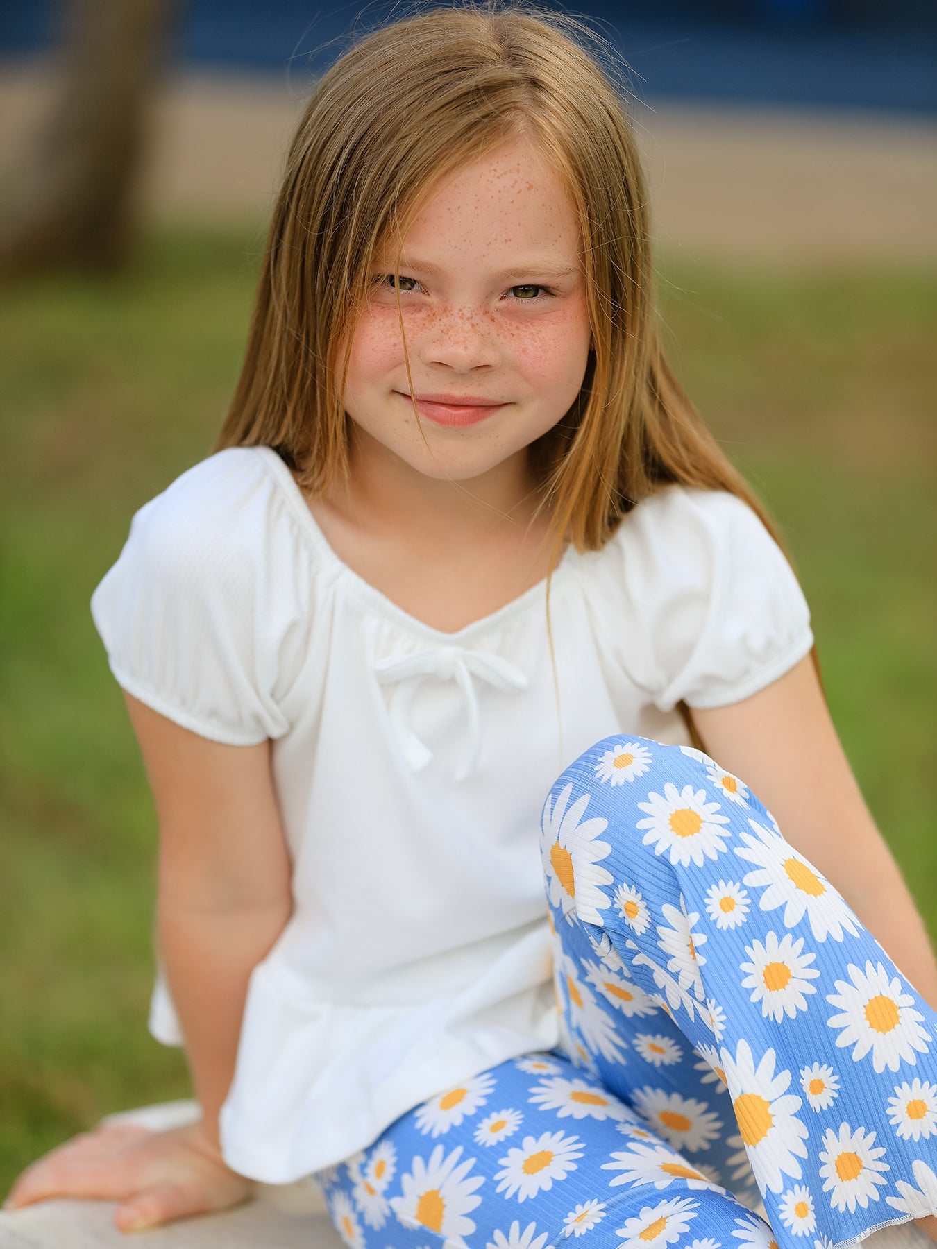 White Top And Daisy-print Flared Pants Girl's Outfit