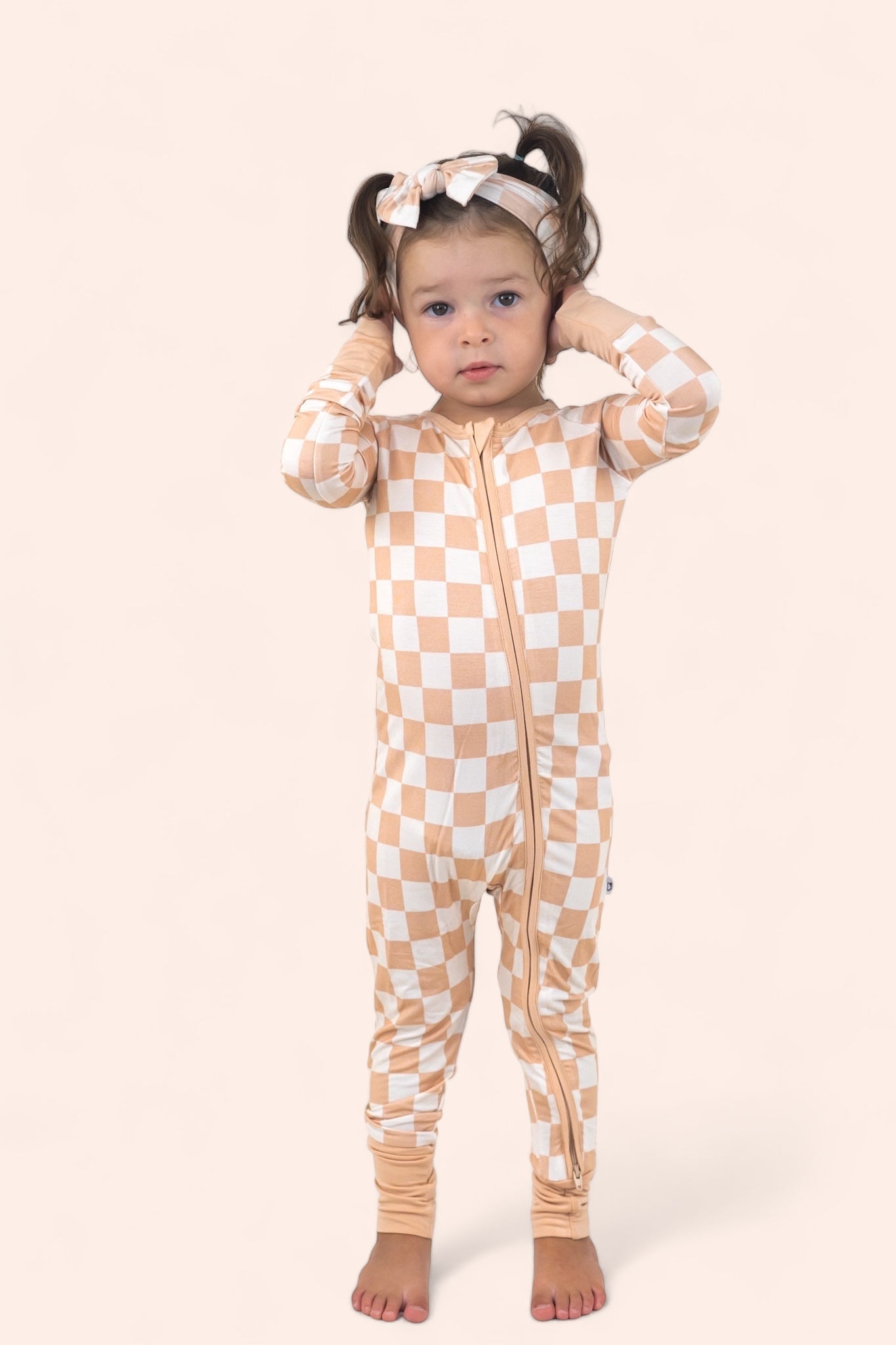 Sandy Checkers Dream Bow