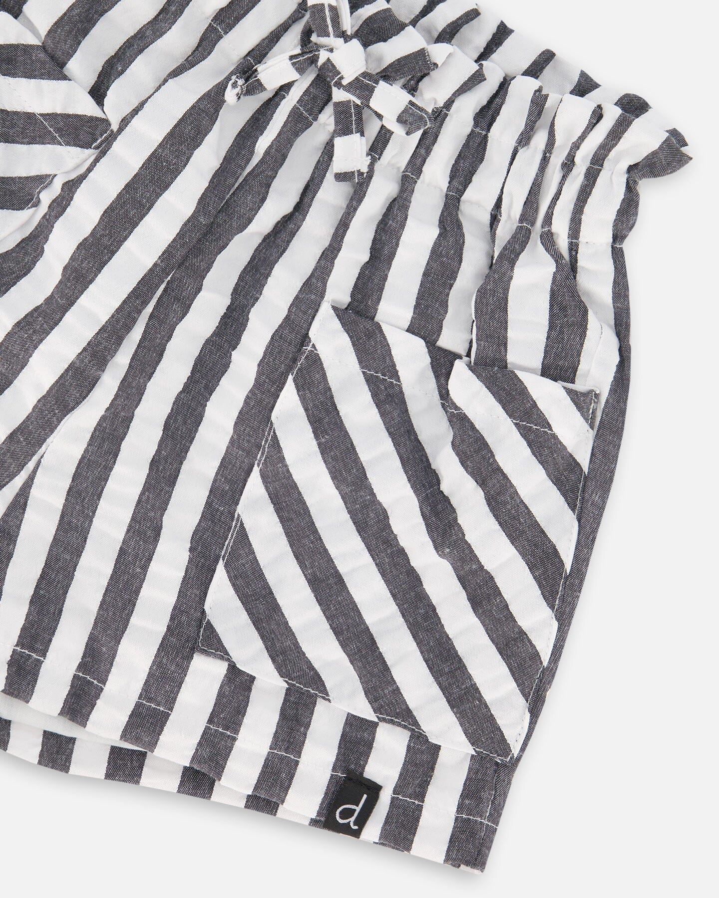 Striped Seersucker Short Black