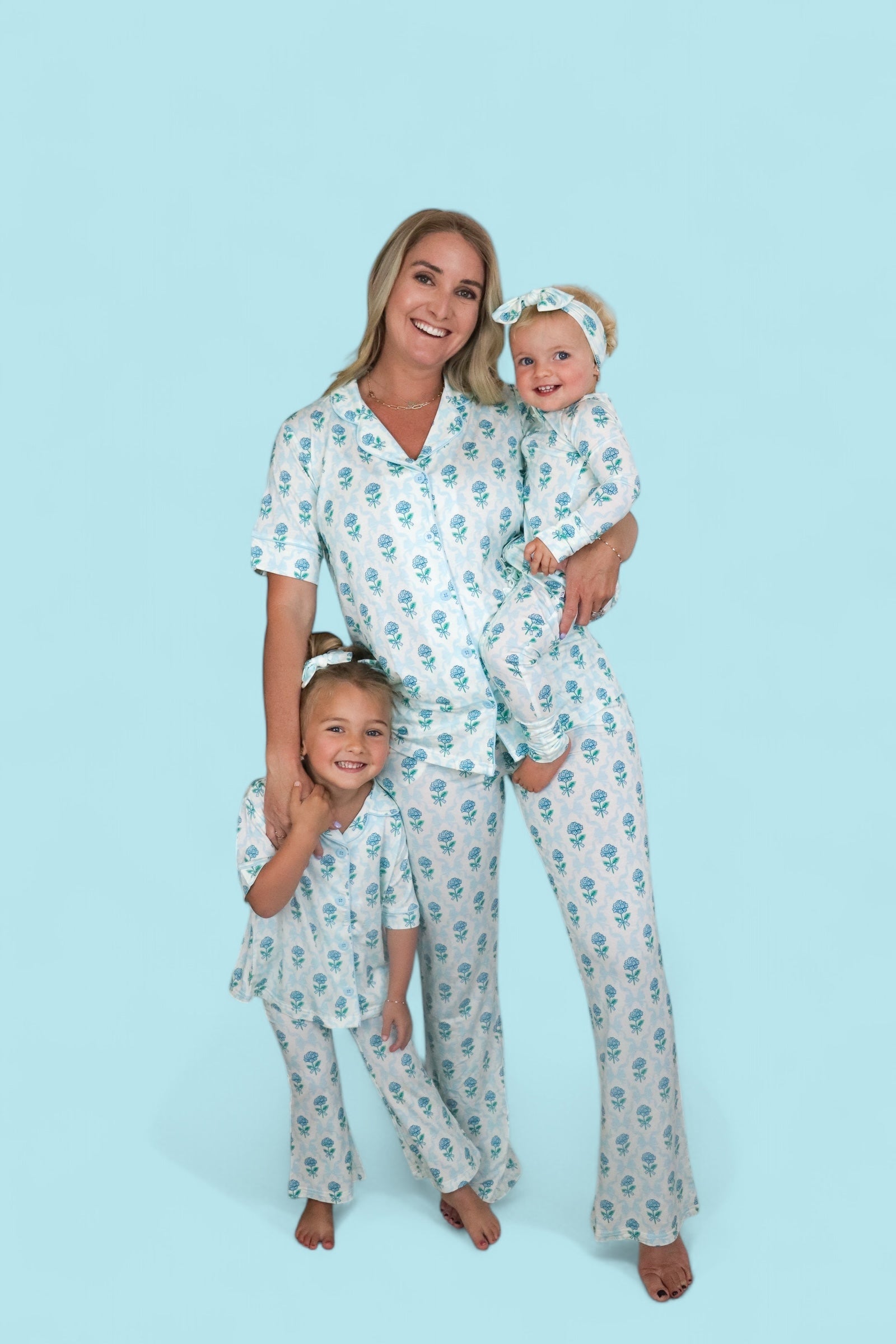 Blue Ribbon Blooms Women’s Relaxed Flare Dream Set