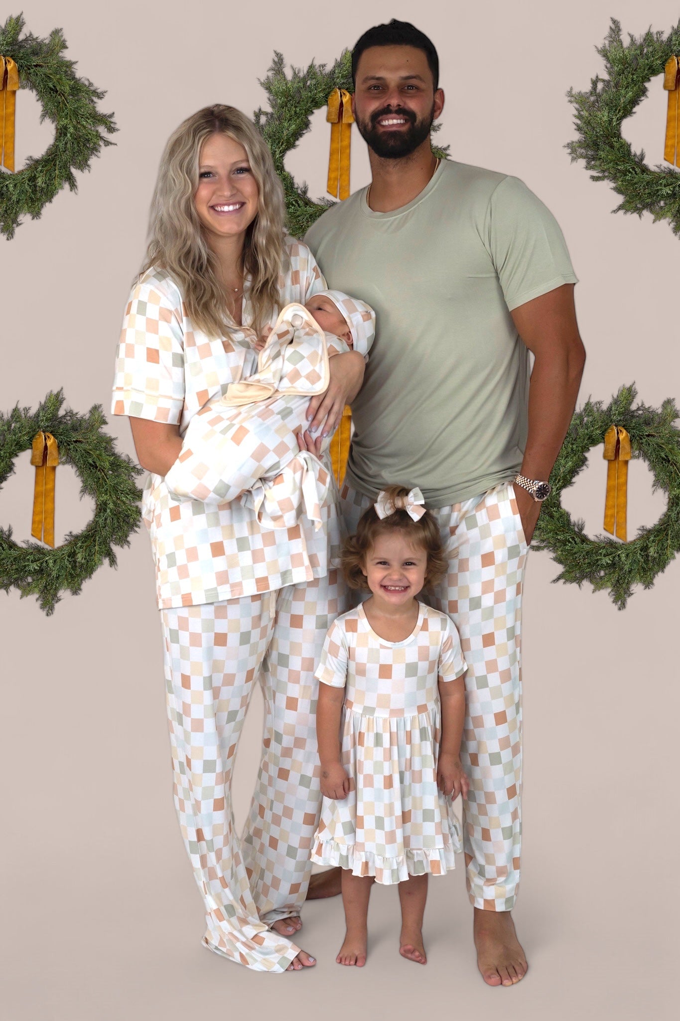 Muted Checkers Short Sleeve Men's Dream Jogger Set