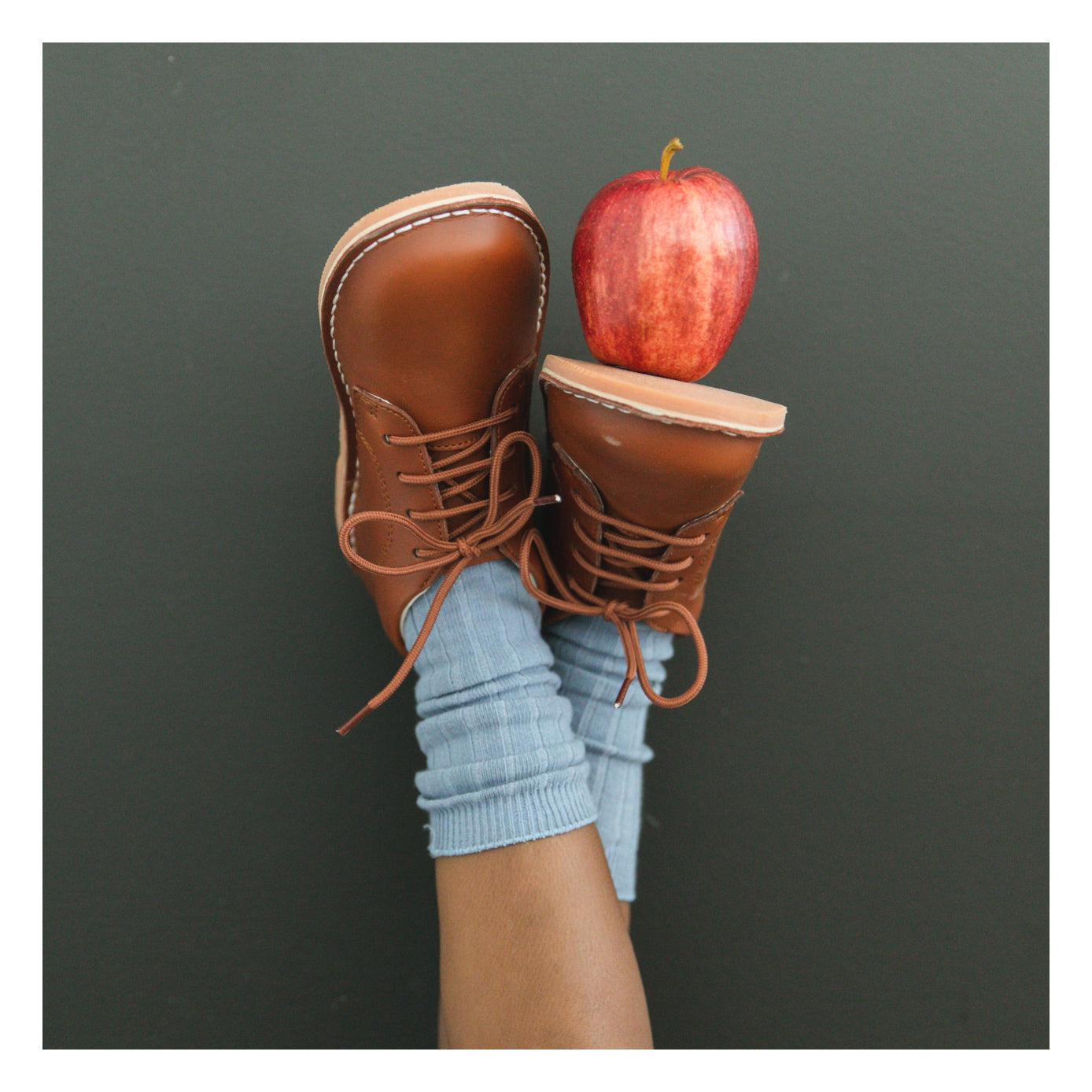 Tuck Mid-top Lace Up Shoe