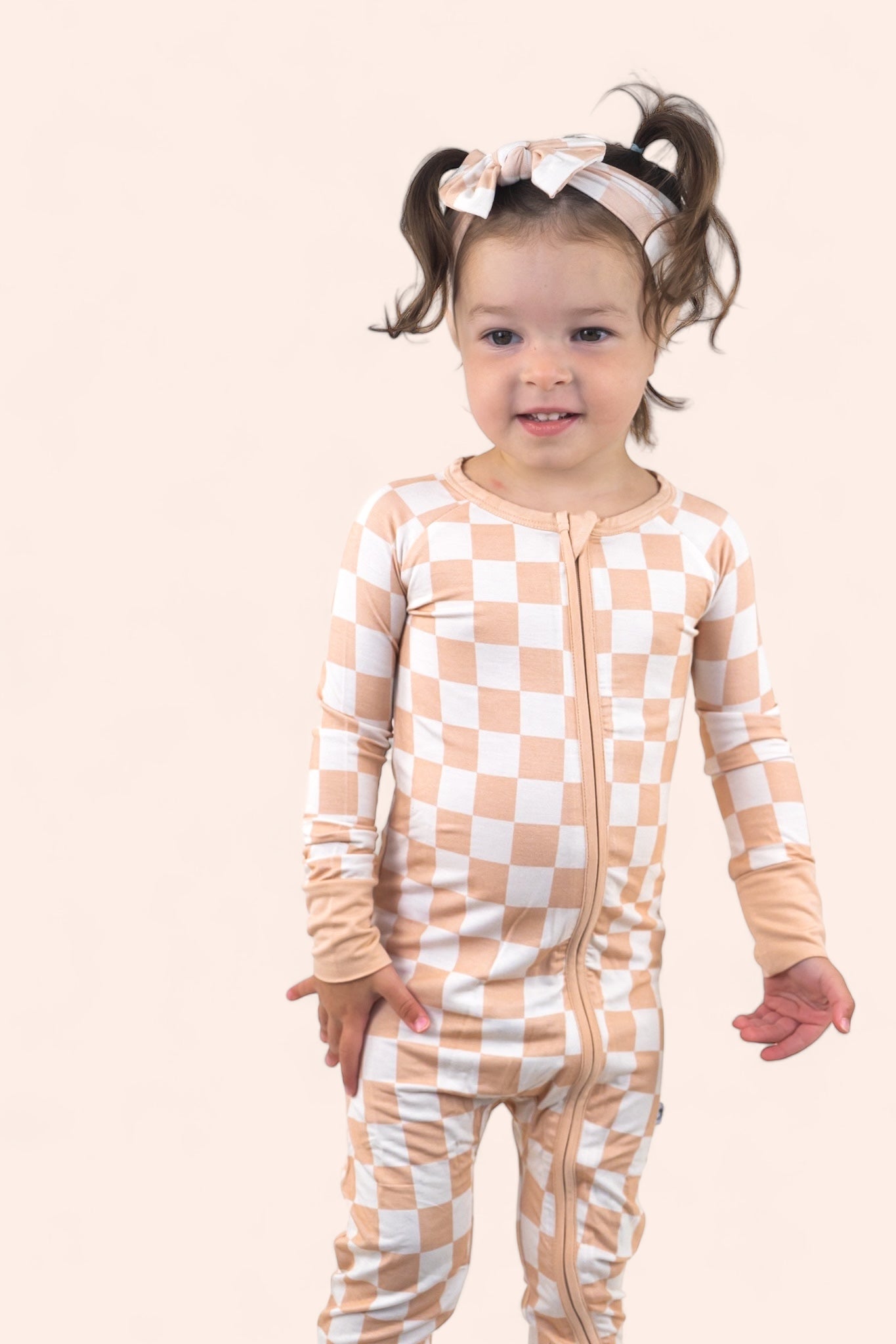 Sandy Checkers Dream Bow