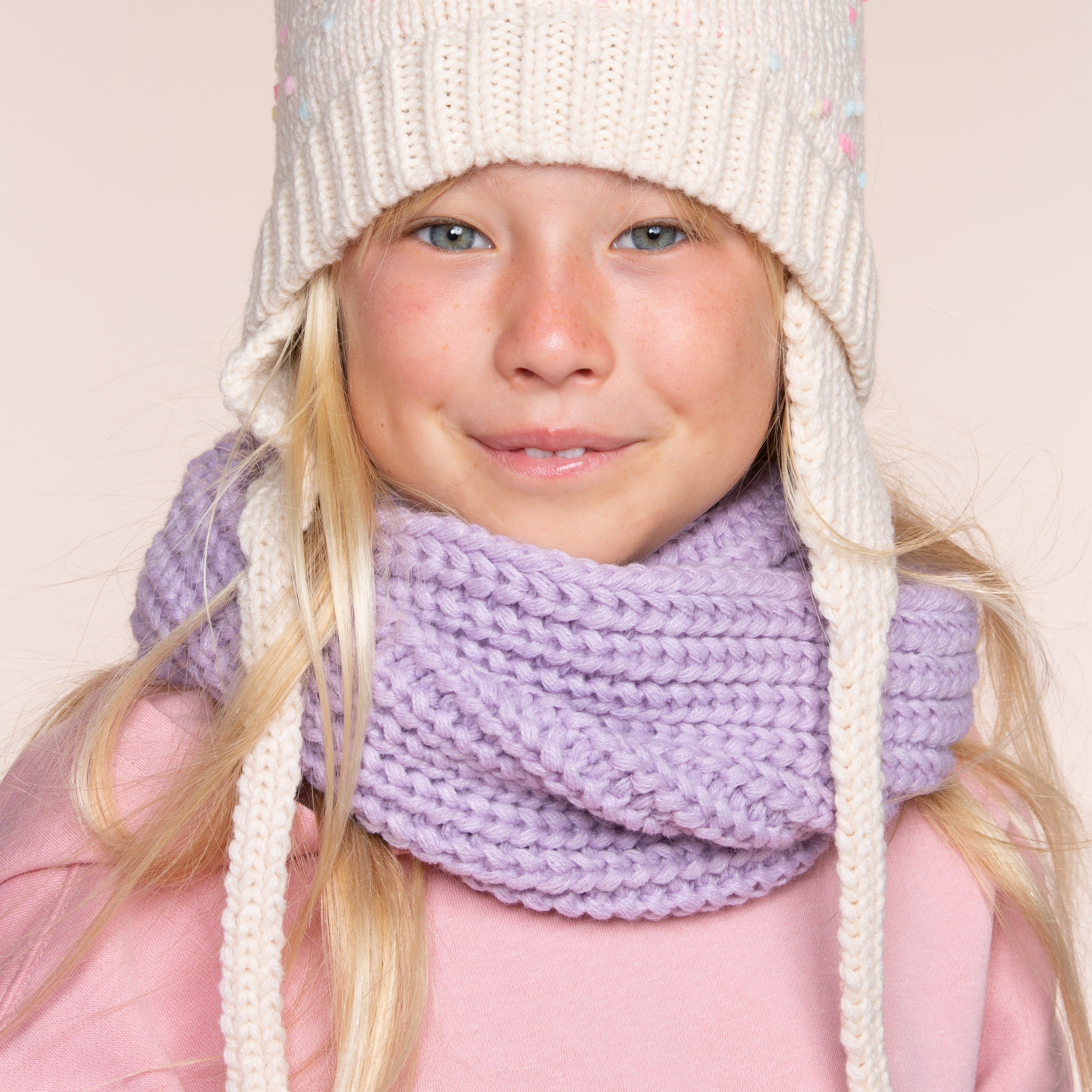 Kids Chunky Knitted Infinity Scarf / Neck-wrap (girls 4-14 Year Old)