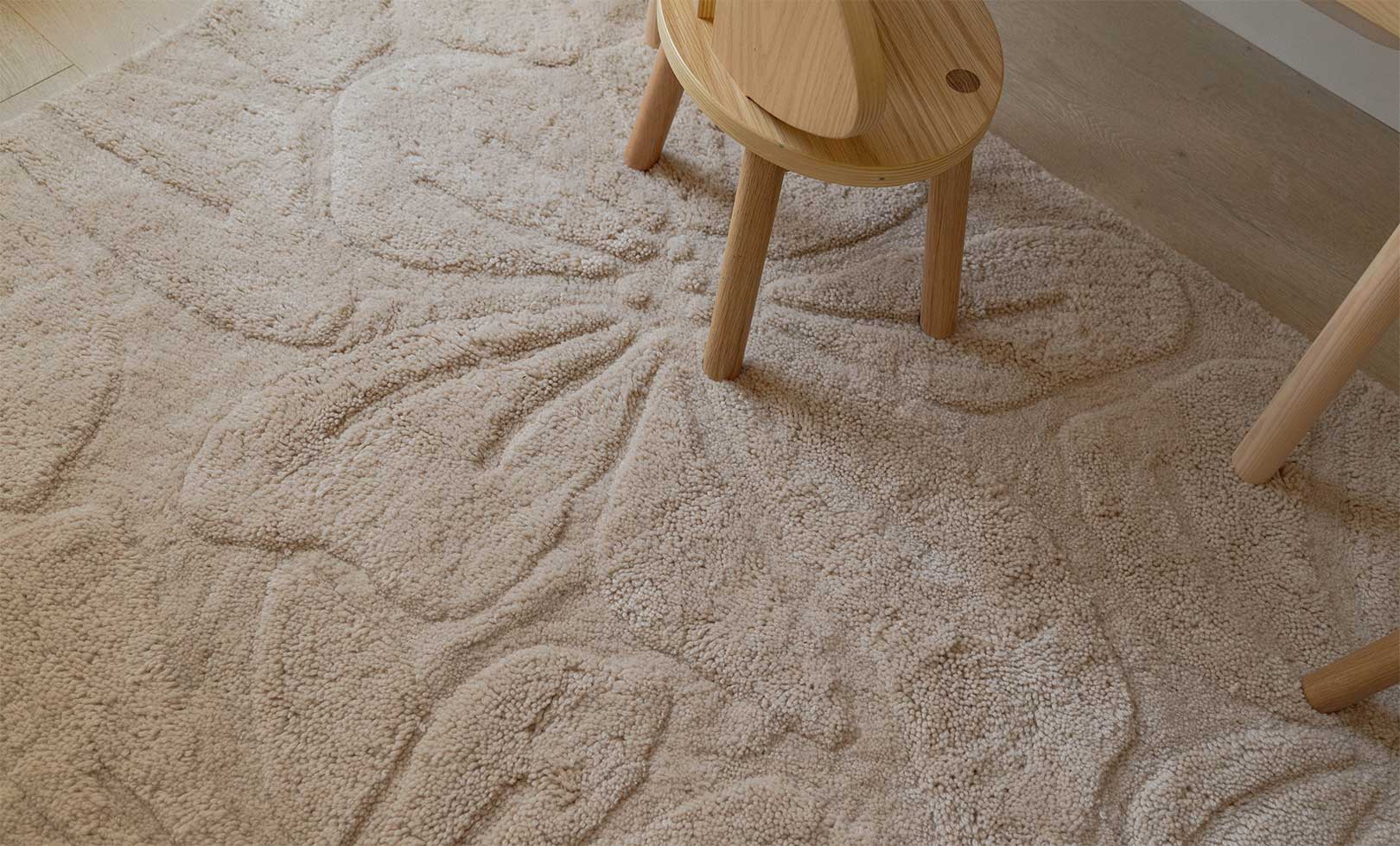 Floral Field Washable Wool Area Rug In Pink