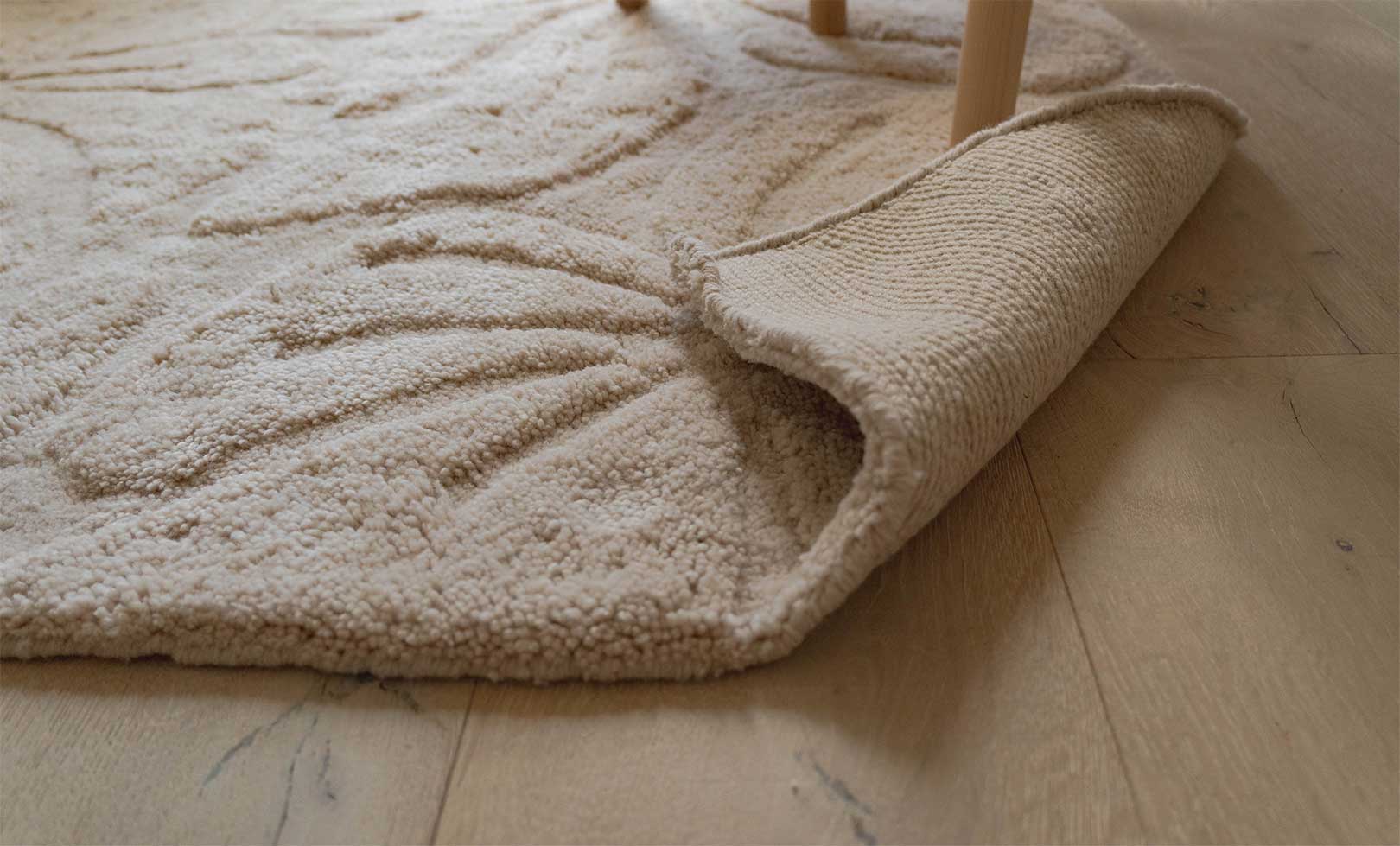 Floral Field Washable Wool Area Rug In Pink