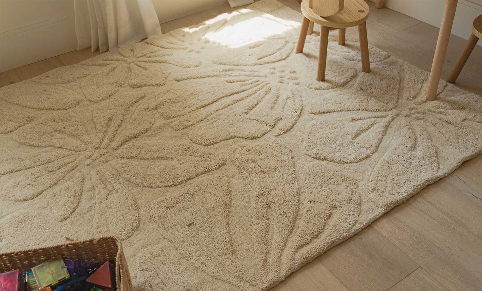 Floral Field Washable Wool Area Rug In Cream