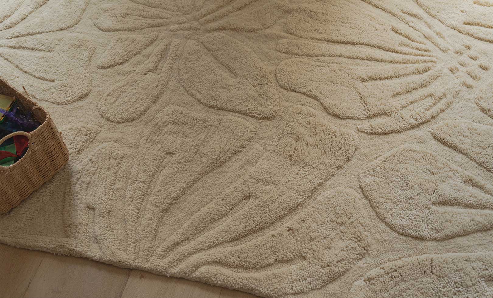 Floral Field Washable Wool Area Rug In Cream